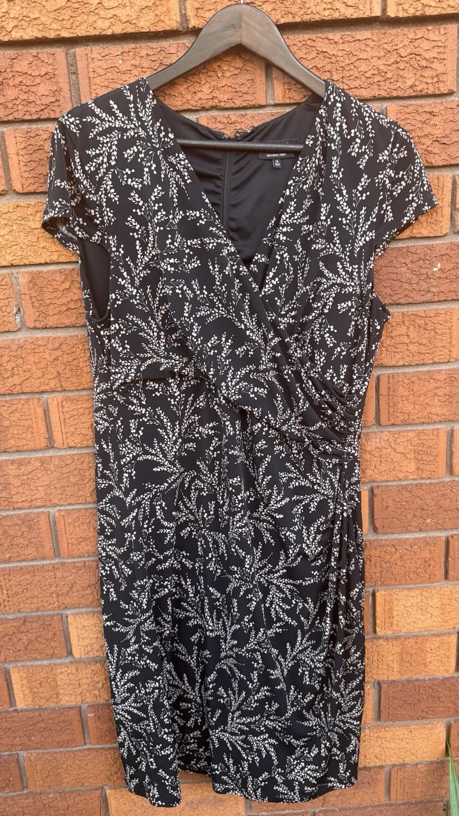 Diana Ferrari Dress Womens Size 16 Black Cream Stretch — photo 2 of 14