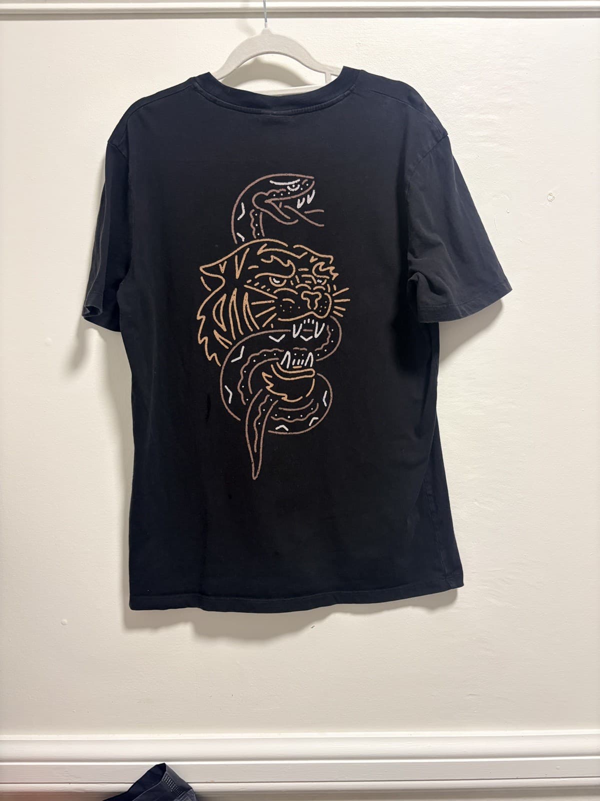 p&co tshirt with tiger/snake design — photo 3 of 4