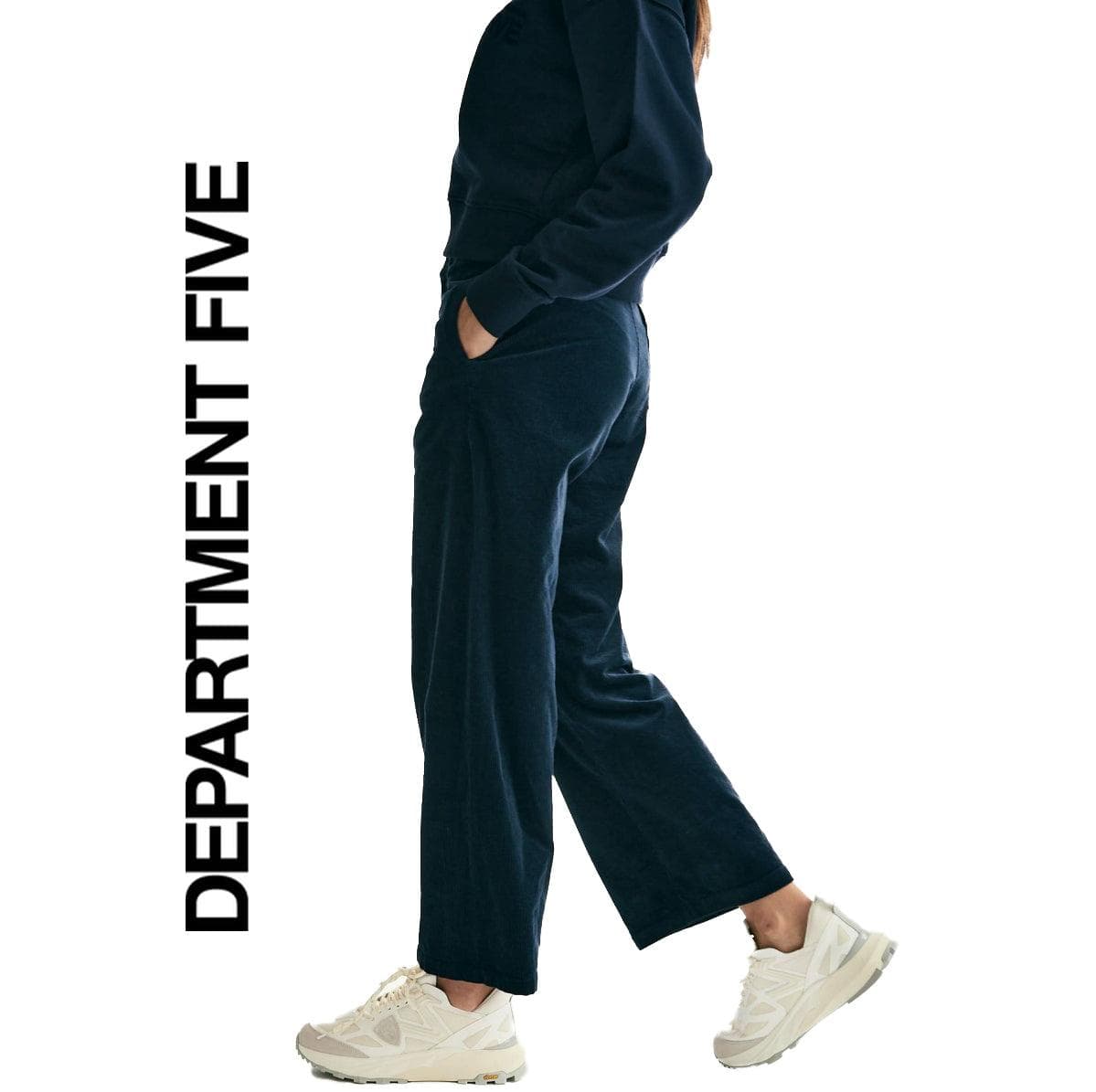 NWT- Department 5 Made in Italy Navy Velvet Pants- Size 26 — photo 1 of 7