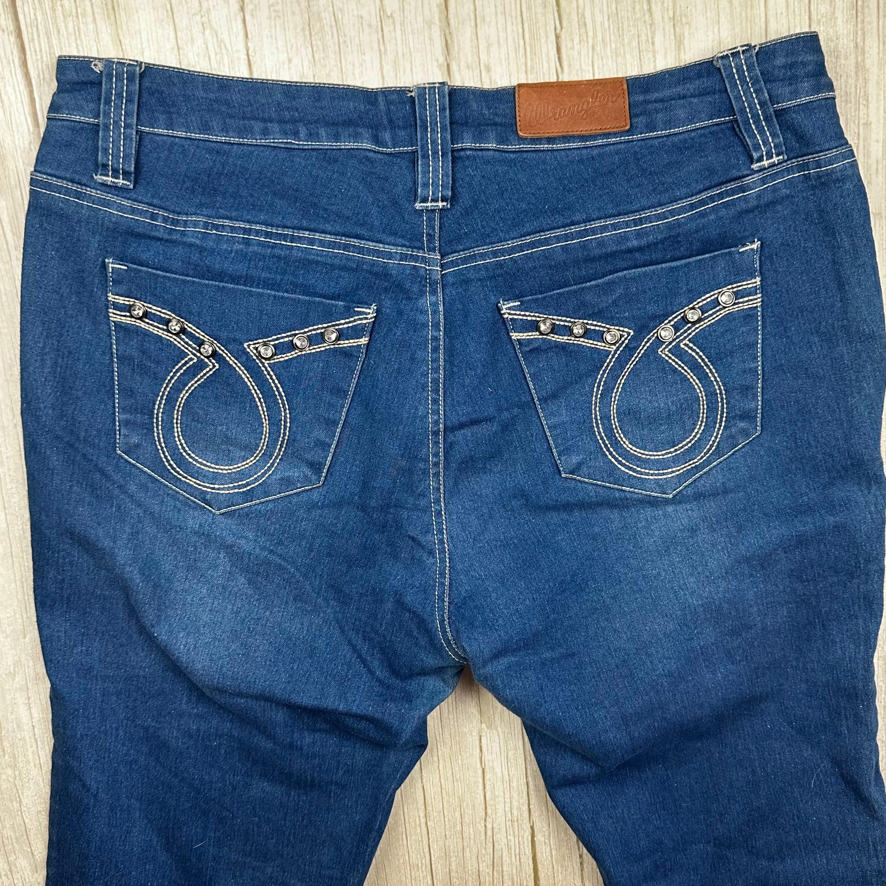 Wrangler Ladies Long Denim Shorts Jorts - Size 14 — photo 3 of 6