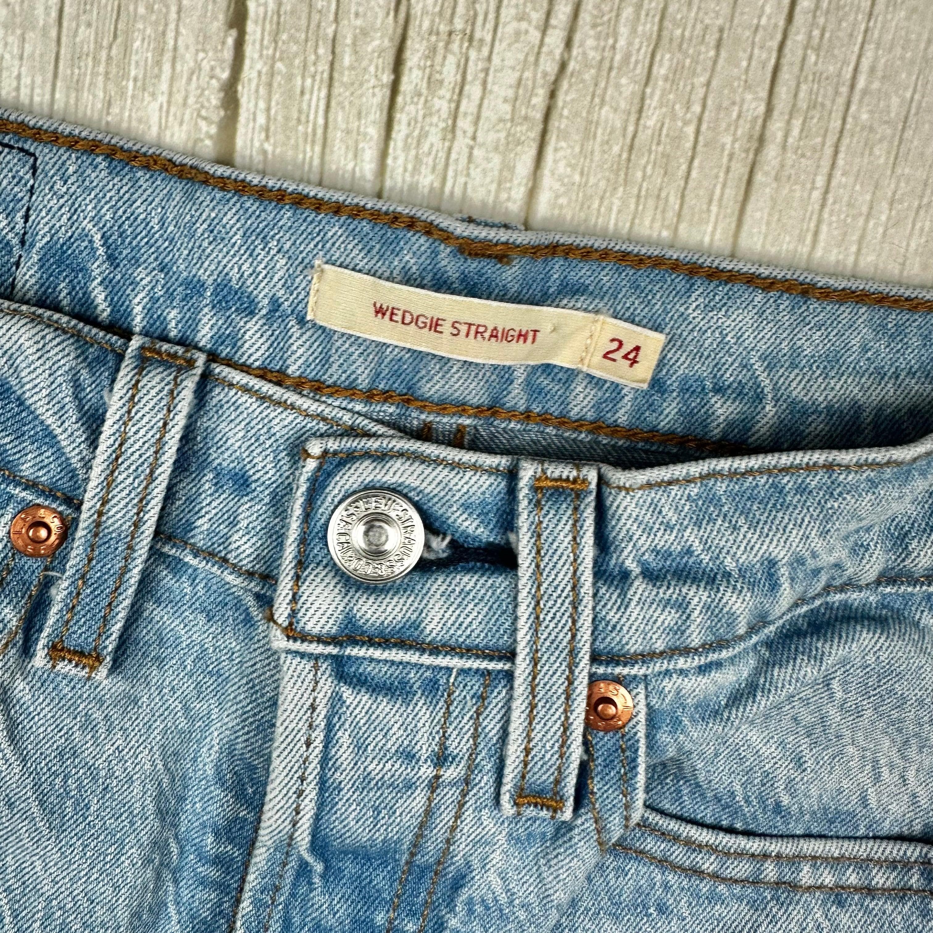 Ladies Levis ‘Wedgie Straight’ Premium Denim Jeans - Size 24/28 — photo 5 of 8
