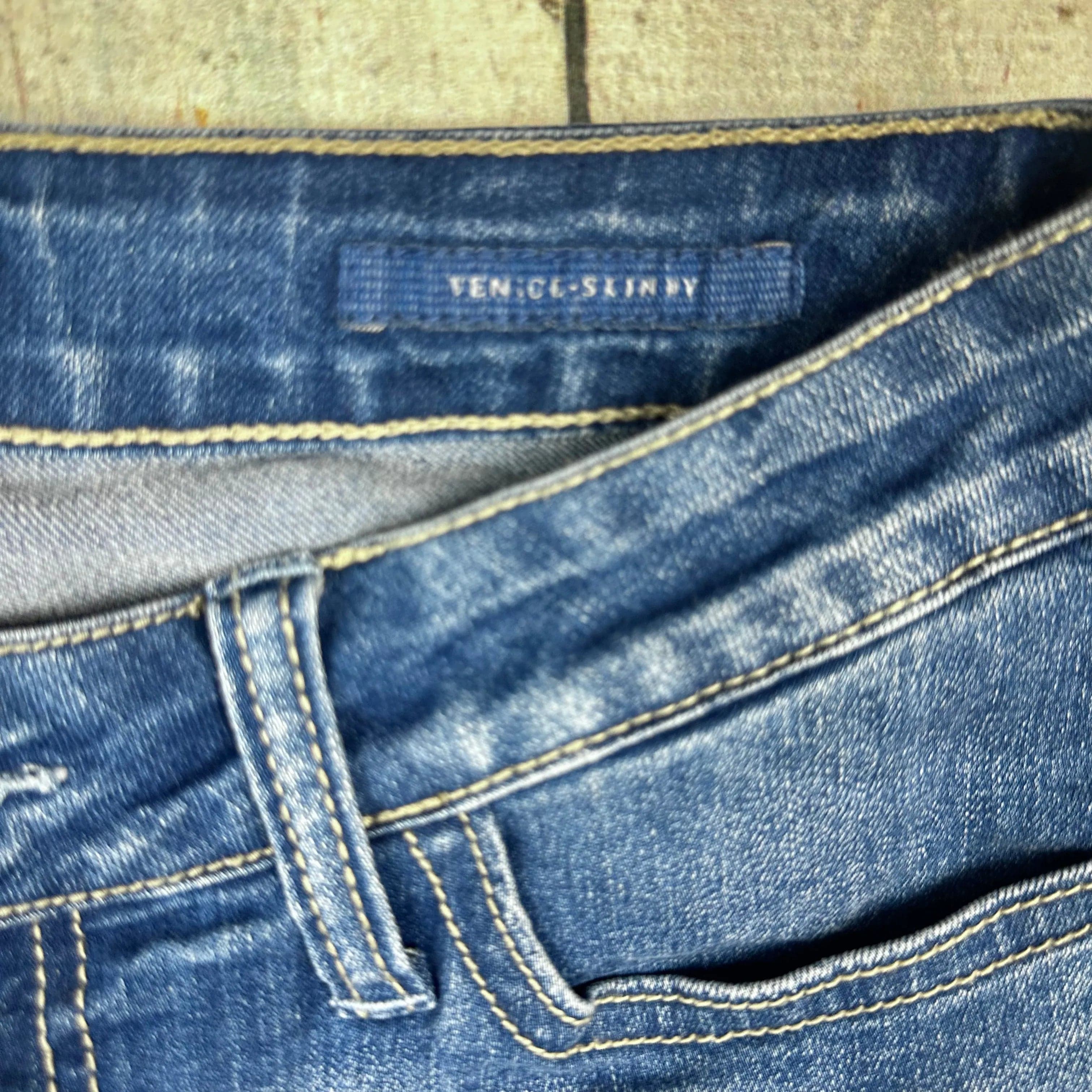 Guess 'Venice' Distressed Skinny Jeans - Size 28 — photo 5 of 6