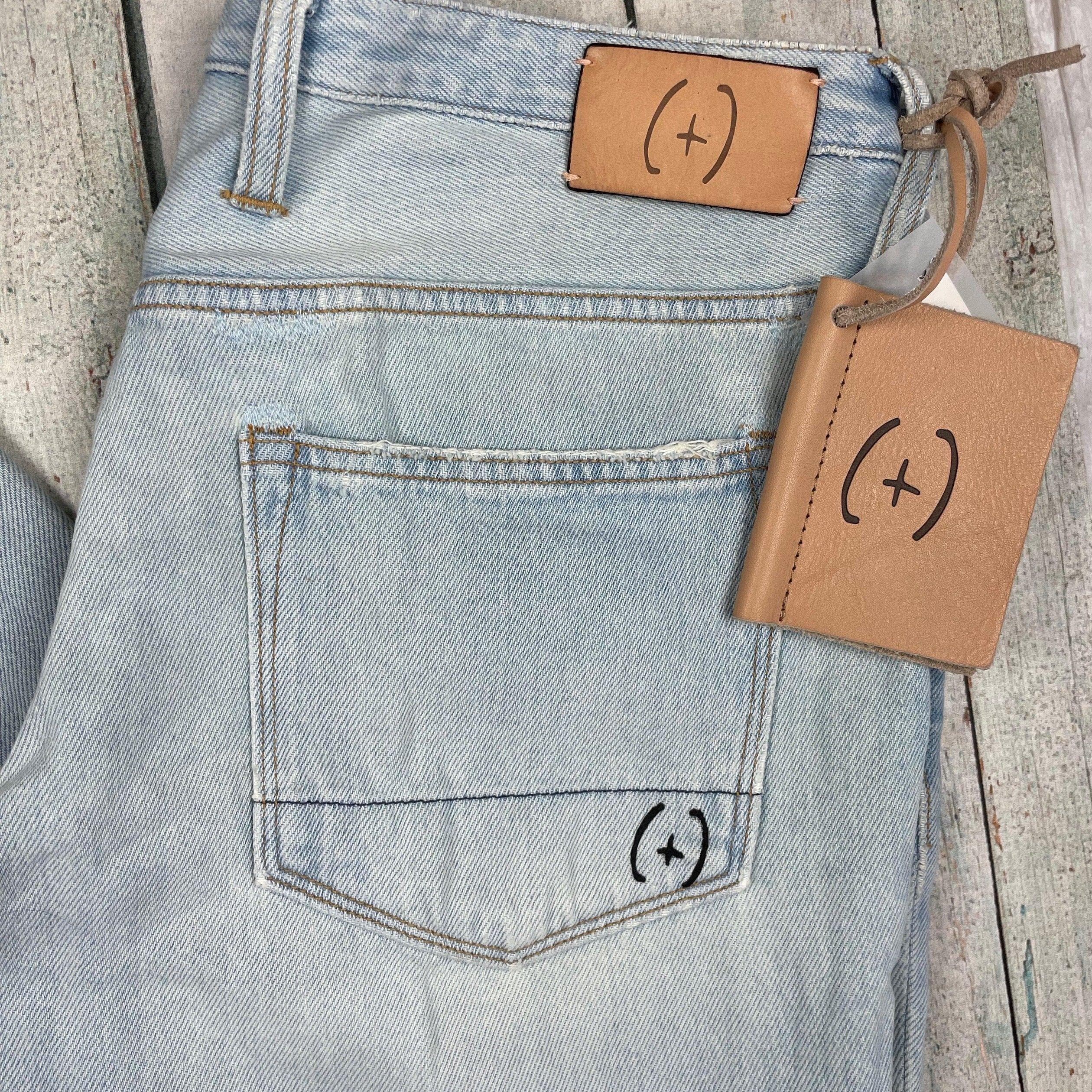 NWT - Ladies Italian Made (+) People Distressed Boyfriend Jeans - Size 31 — photo 5 of 8