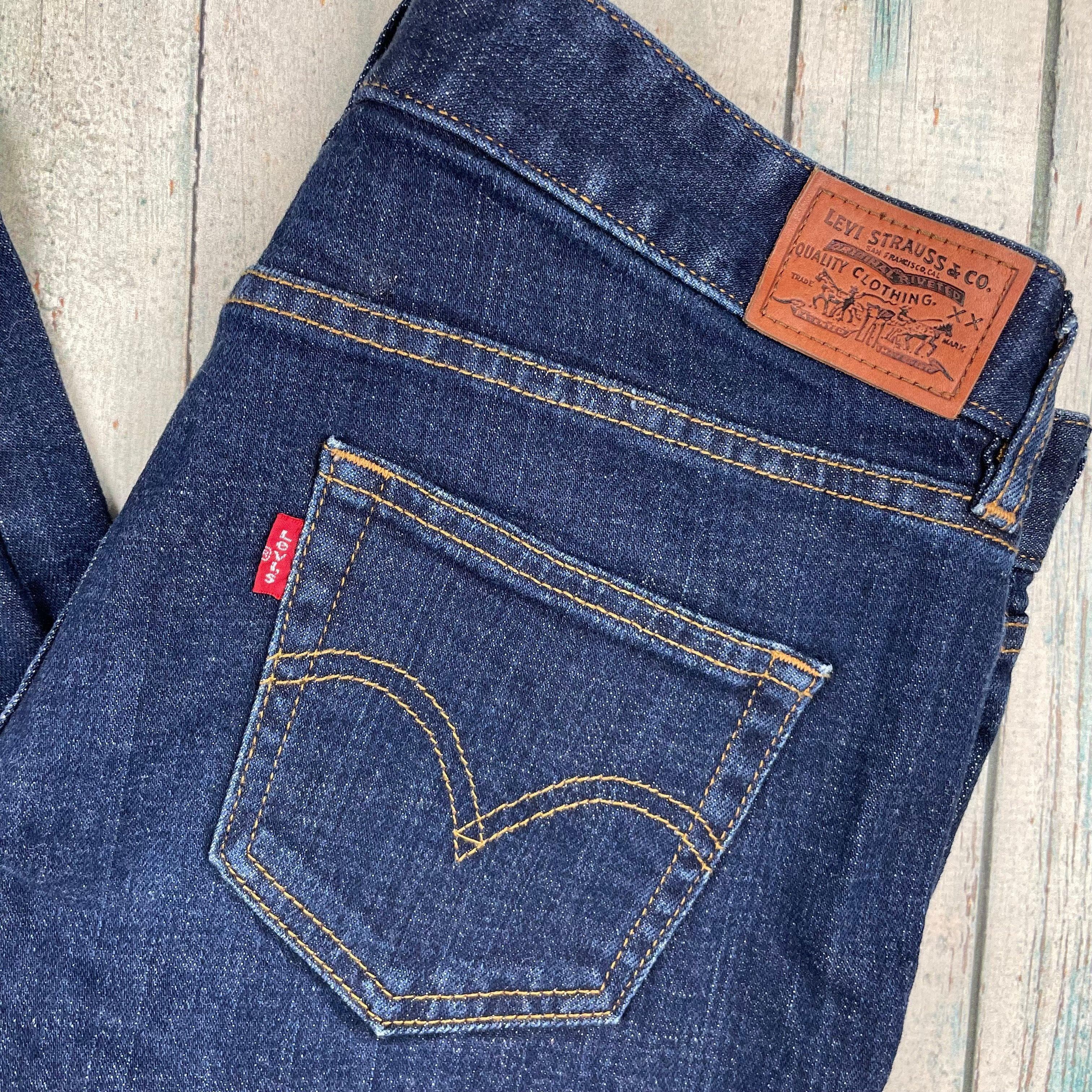 Ladies Levis Crop Denim Jean /Long Shorts - Size 30 — photo 3 of 7