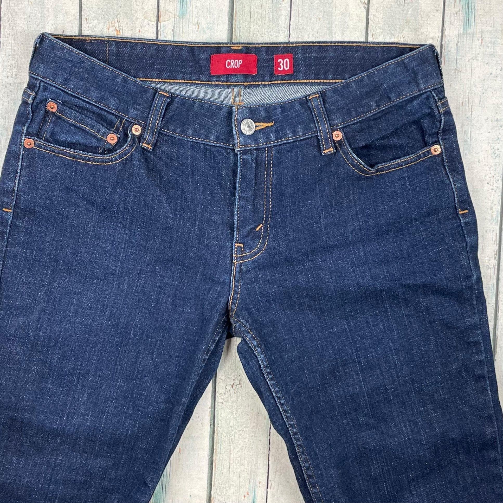 Ladies Levis Crop Denim Jean /Long Shorts - Size 30 — photo 4 of 7