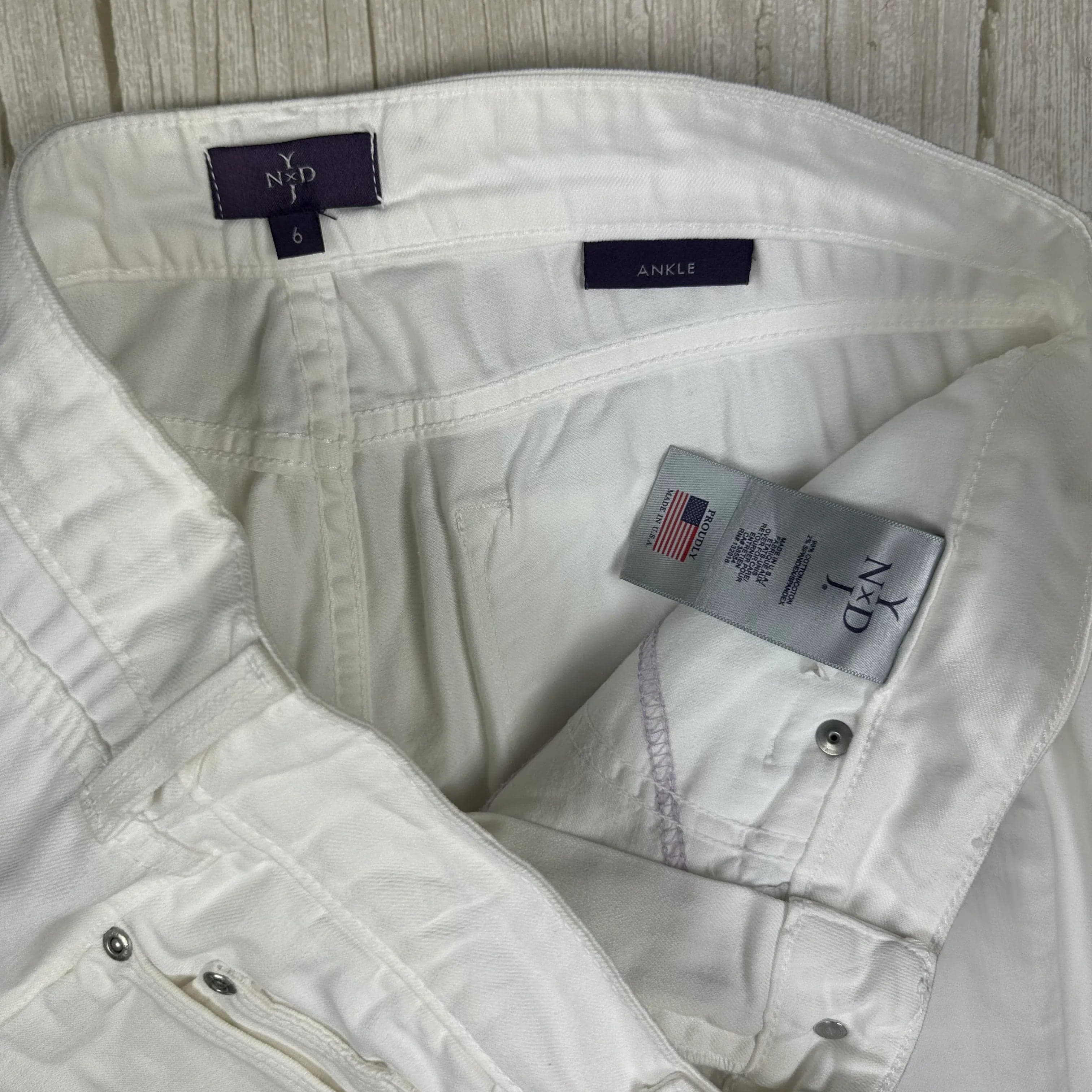 NYDJ Lift & Tuck 'Ankle' White Stretch Jeans -Size 6 US or 10 AU — photo 6 of 7