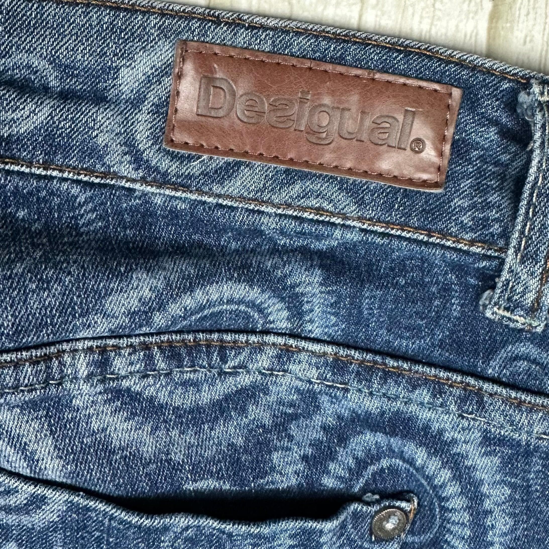Desigual Ladies Printed Cuffed Denim Shorts -Size 30 — photo 2 of 4