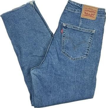 Levis Ladies ‘High Waisted Taper' Hollywood Jeans- Size 30 — photo 2 of 7