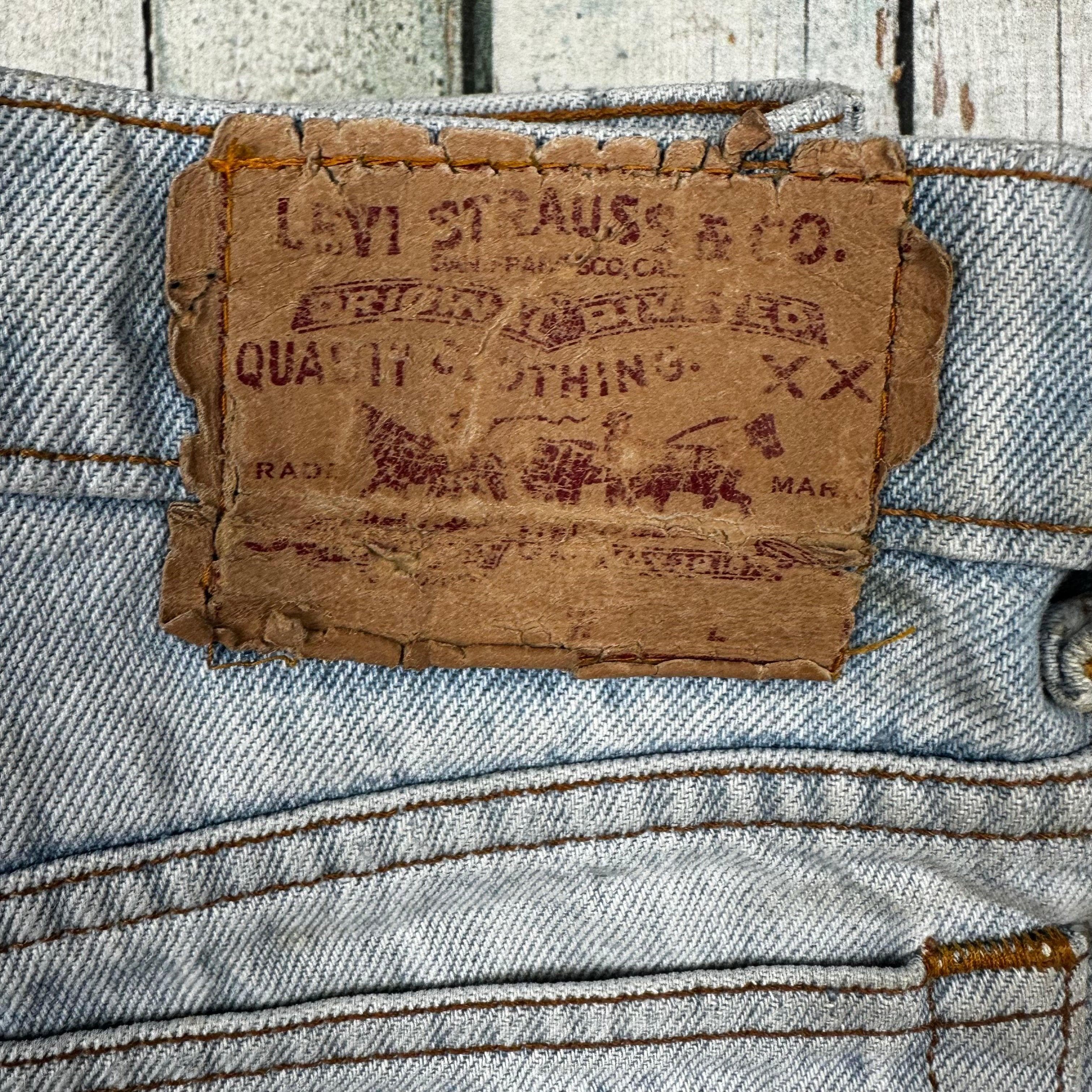Levis 90’s Vintage Straight Fit Jeans -Size 28 Short — photo 7 of 8