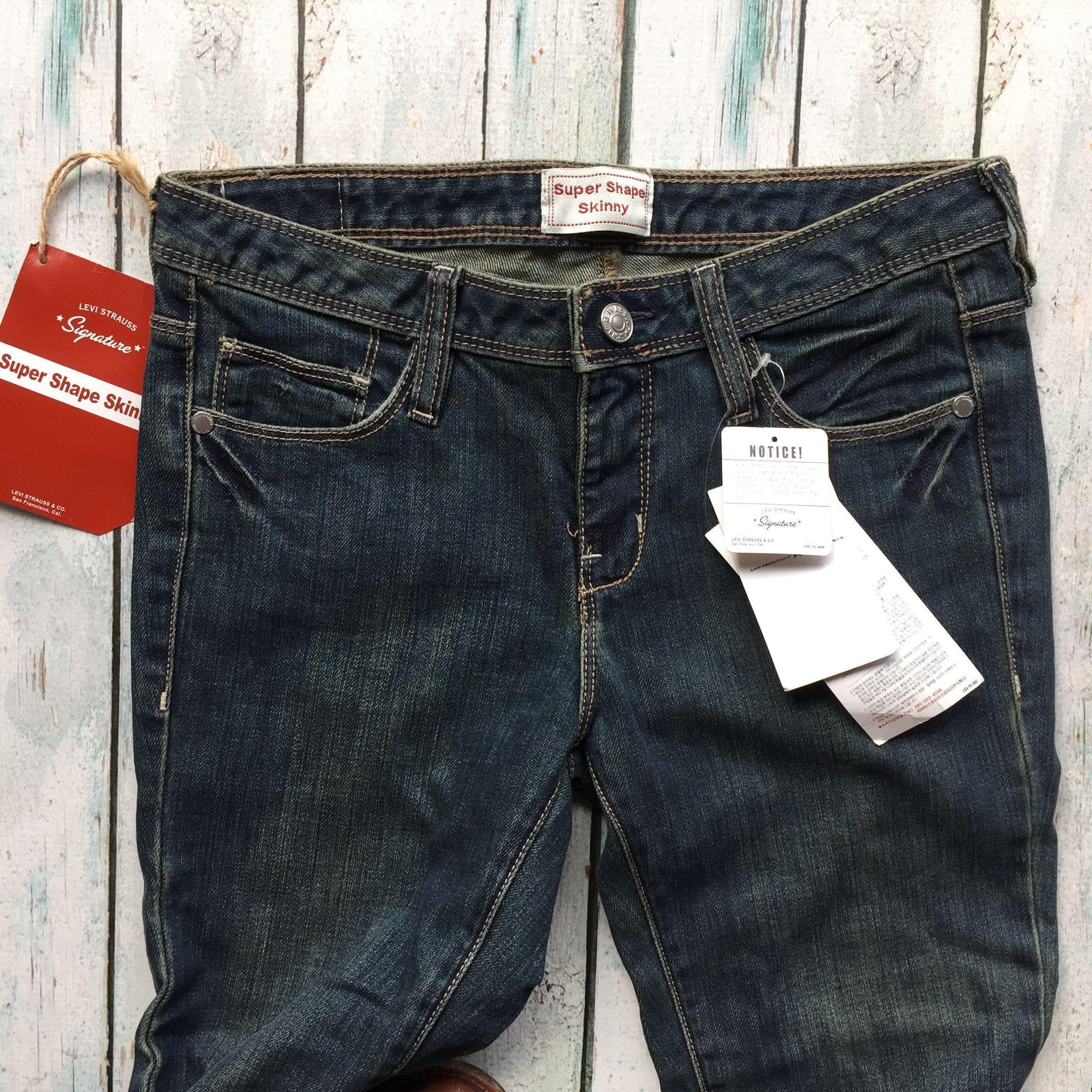 NWT - Y2K Levis Signature low RIse Slim Straight Blue -Size 25 — photo 3 of 5