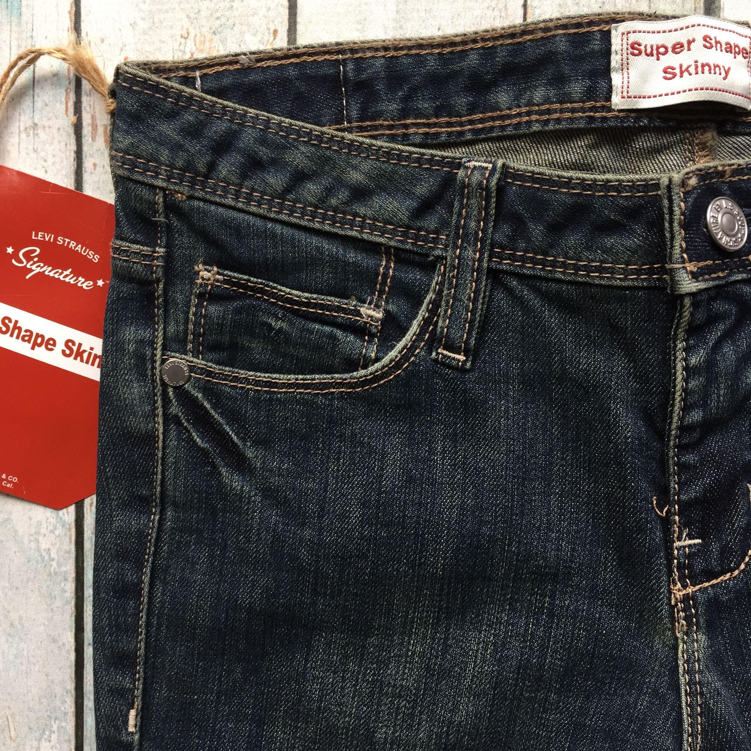 NWT - Y2K Levis Signature low RIse Slim Straight Blue -Size 25 — photo 4 of 5