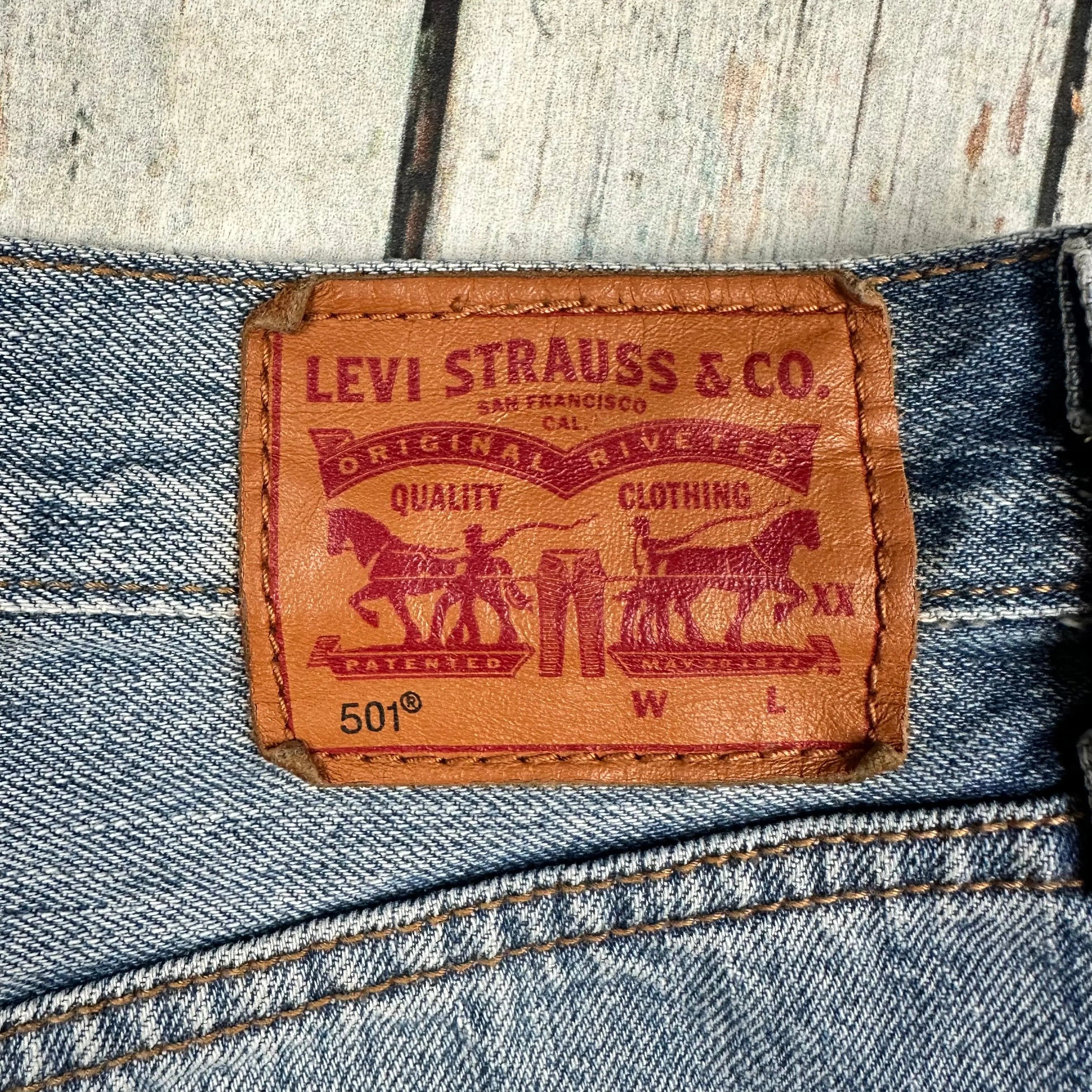 Levis 501 Ladies Studded/Embroidered Denim Shorts - Size 30 — photo 3 of 3