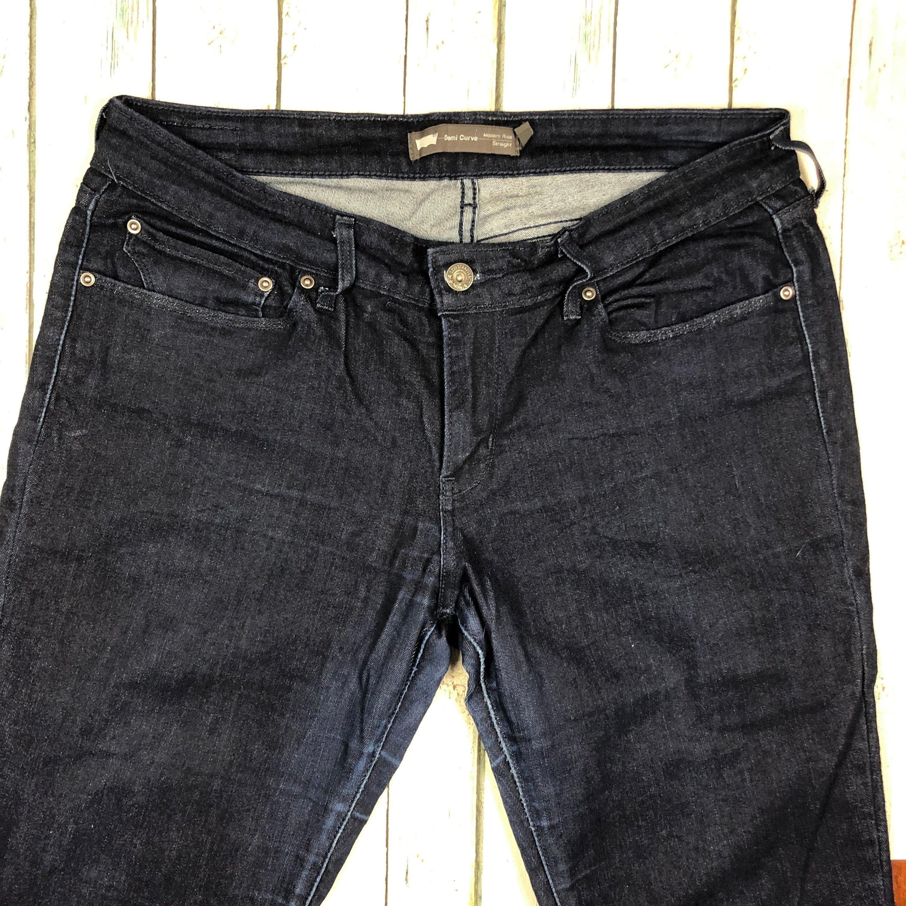 Levis Demi Curve Modern Rise Straight Jeans -Size 31 (13AU) — photo 3 of 5