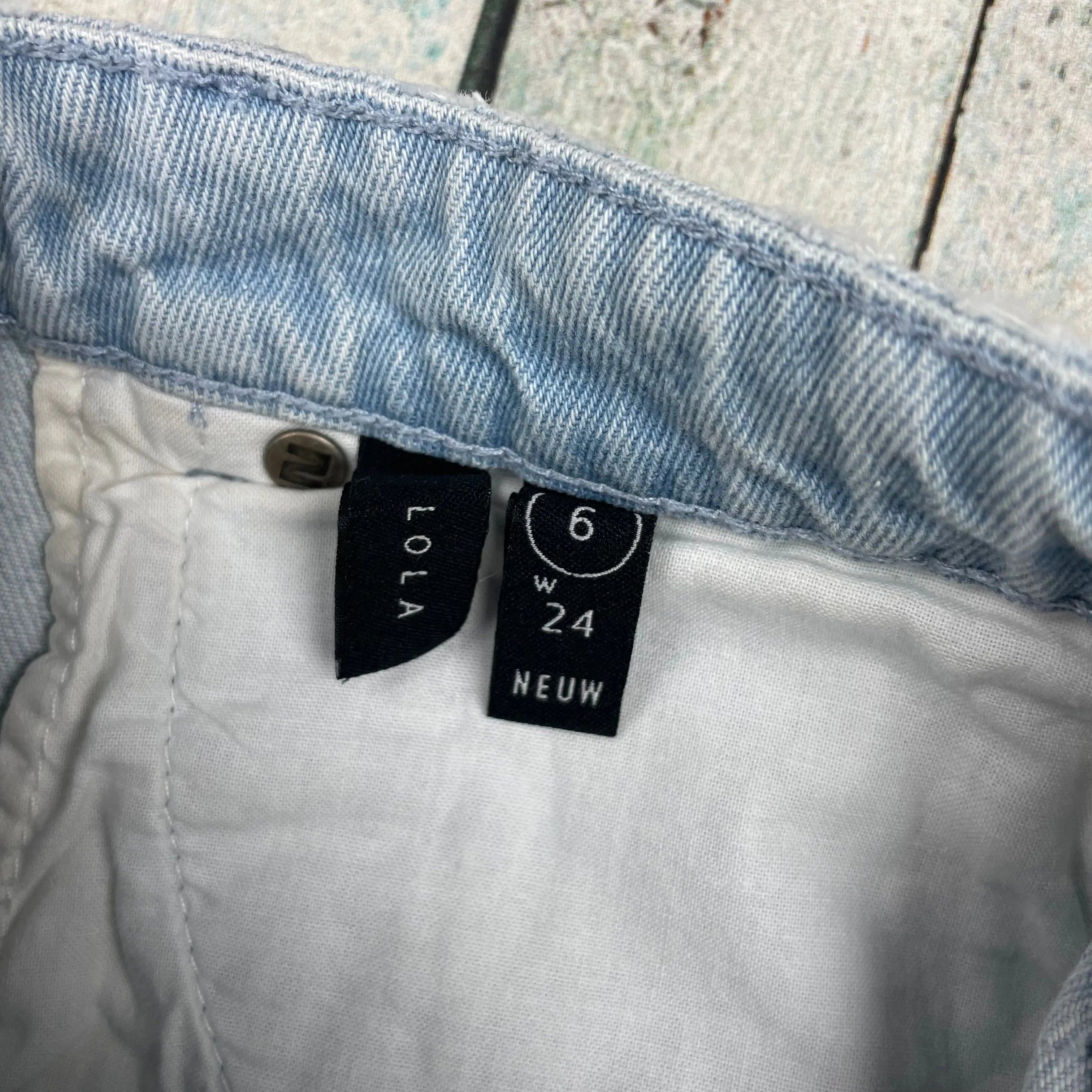 NEUW Ladies 'LOLA' High Rise Shorts - Size 24 — photo 3 of 4