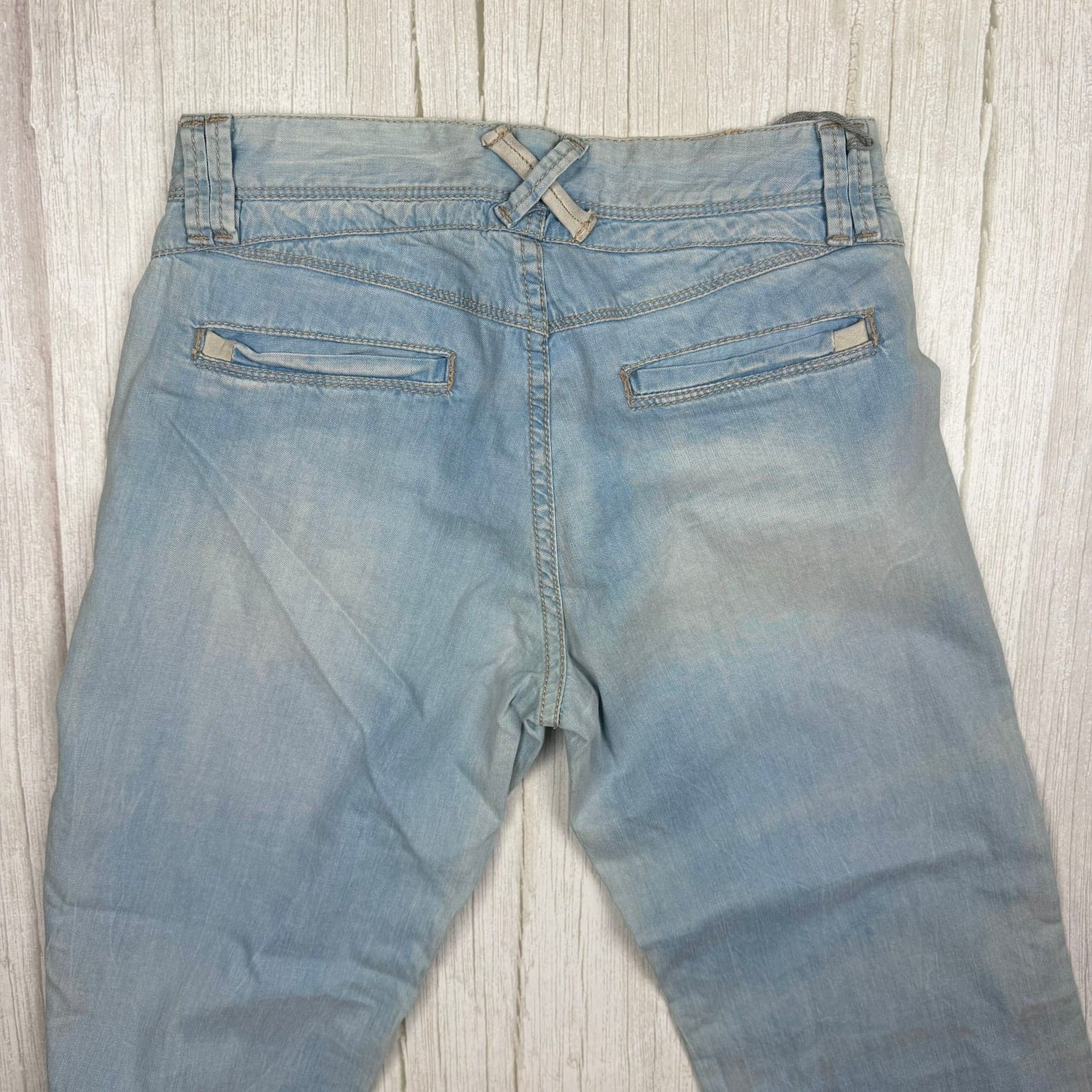 NWT - Chevignon Lightweight Flared Jeans -Size 24 — photo 3 of 5