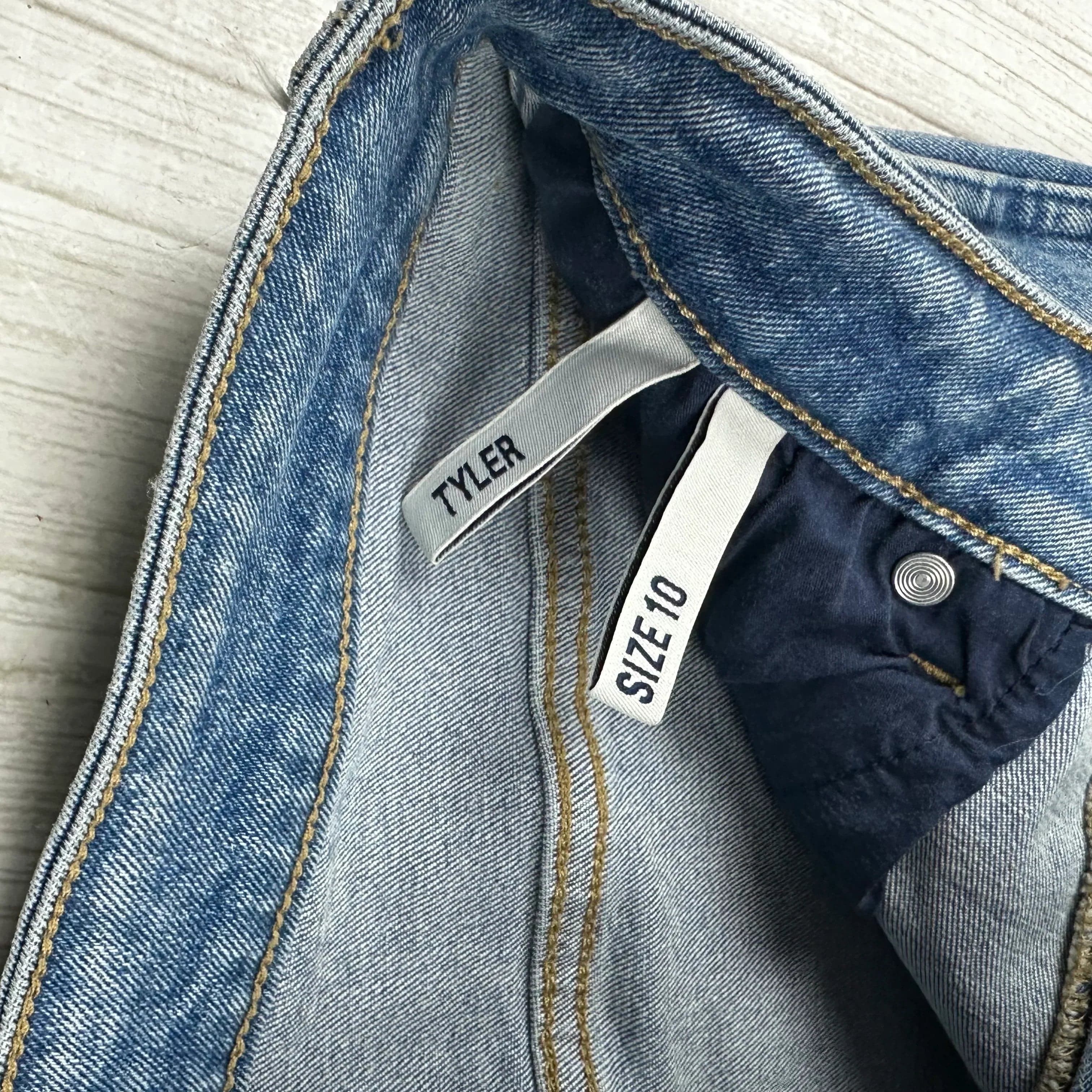 Wrangler 'Tyler' High Tapered Jeans - Size 10 — photo 6 of 7