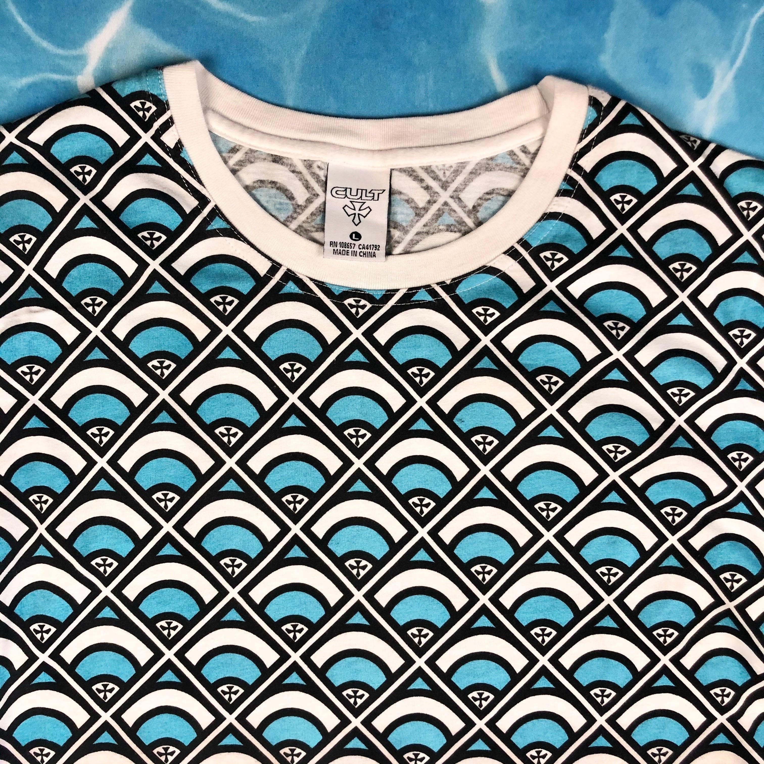 NEW - Cult Industries Crew Neck Aqua/Navy Beehive T Shirt - Size L — photo 2 of 3