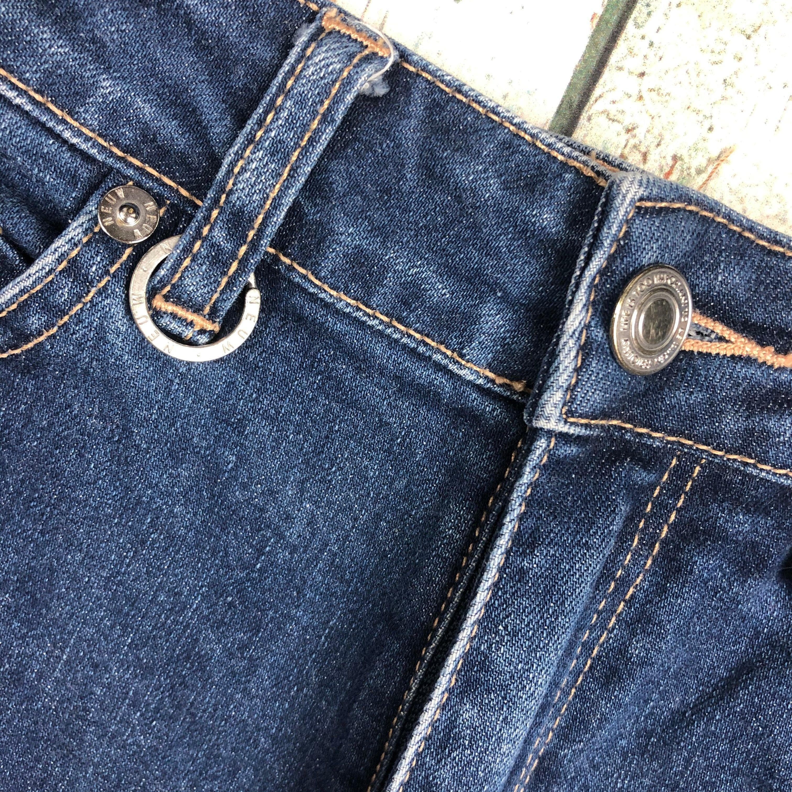 Ladies NEUW High Rise Denim Shorts - Size 8 — photo 3 of 7