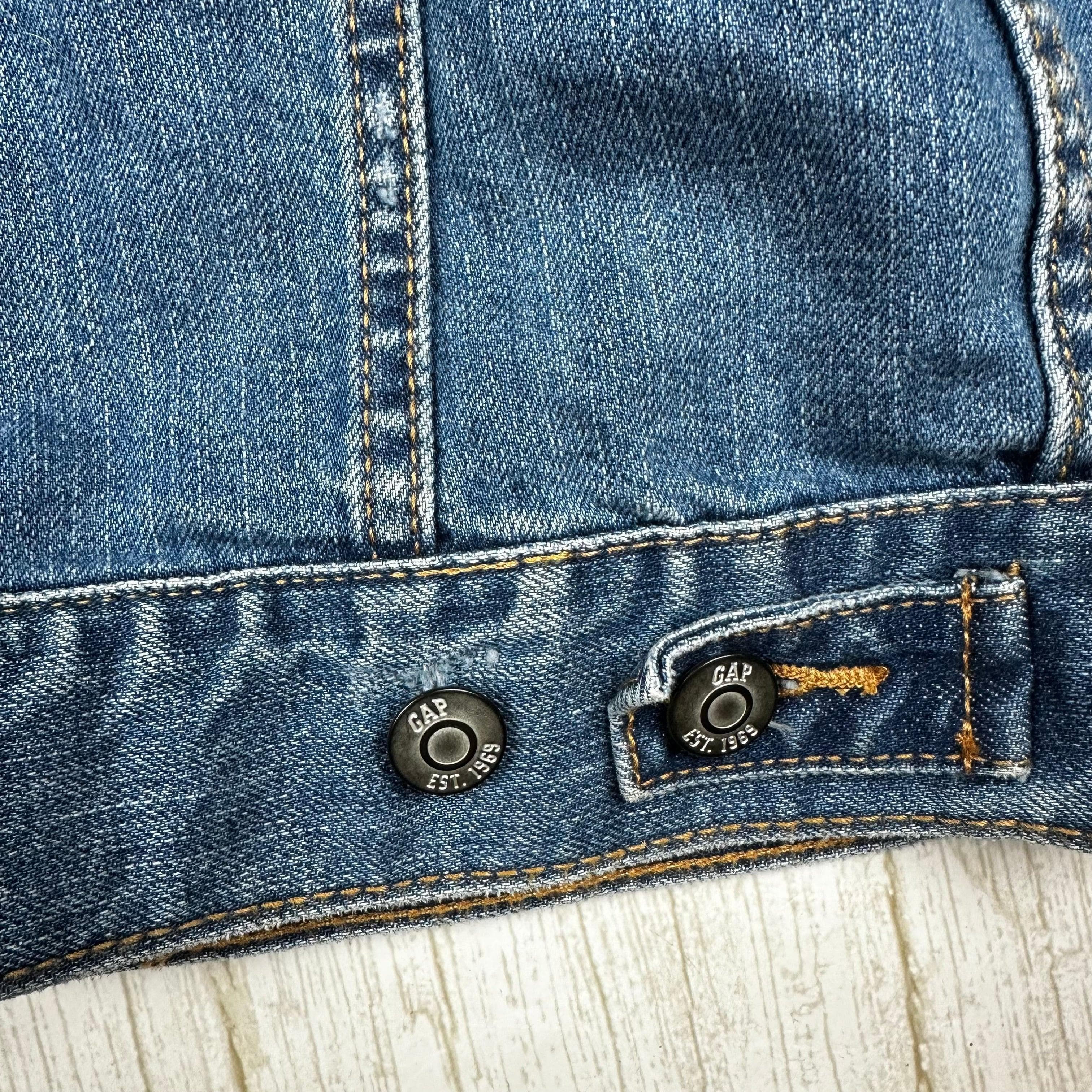 GAP Kids Classic Distressed Denim Jacket - Size 8Y — photo 3 of 5