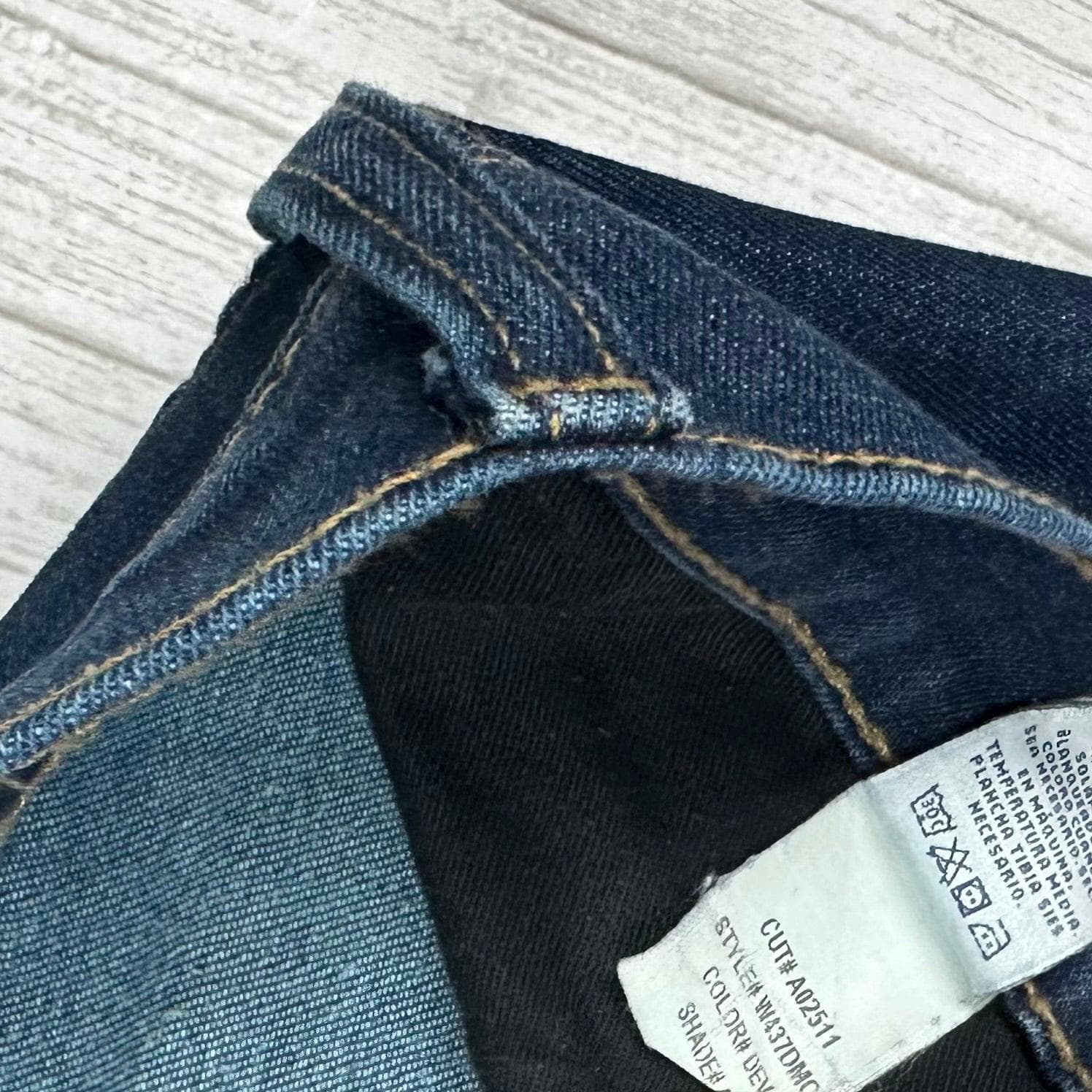 Hudson USA Low Rise Slim Straight Jeans - Size 26 — photo 4 of 6