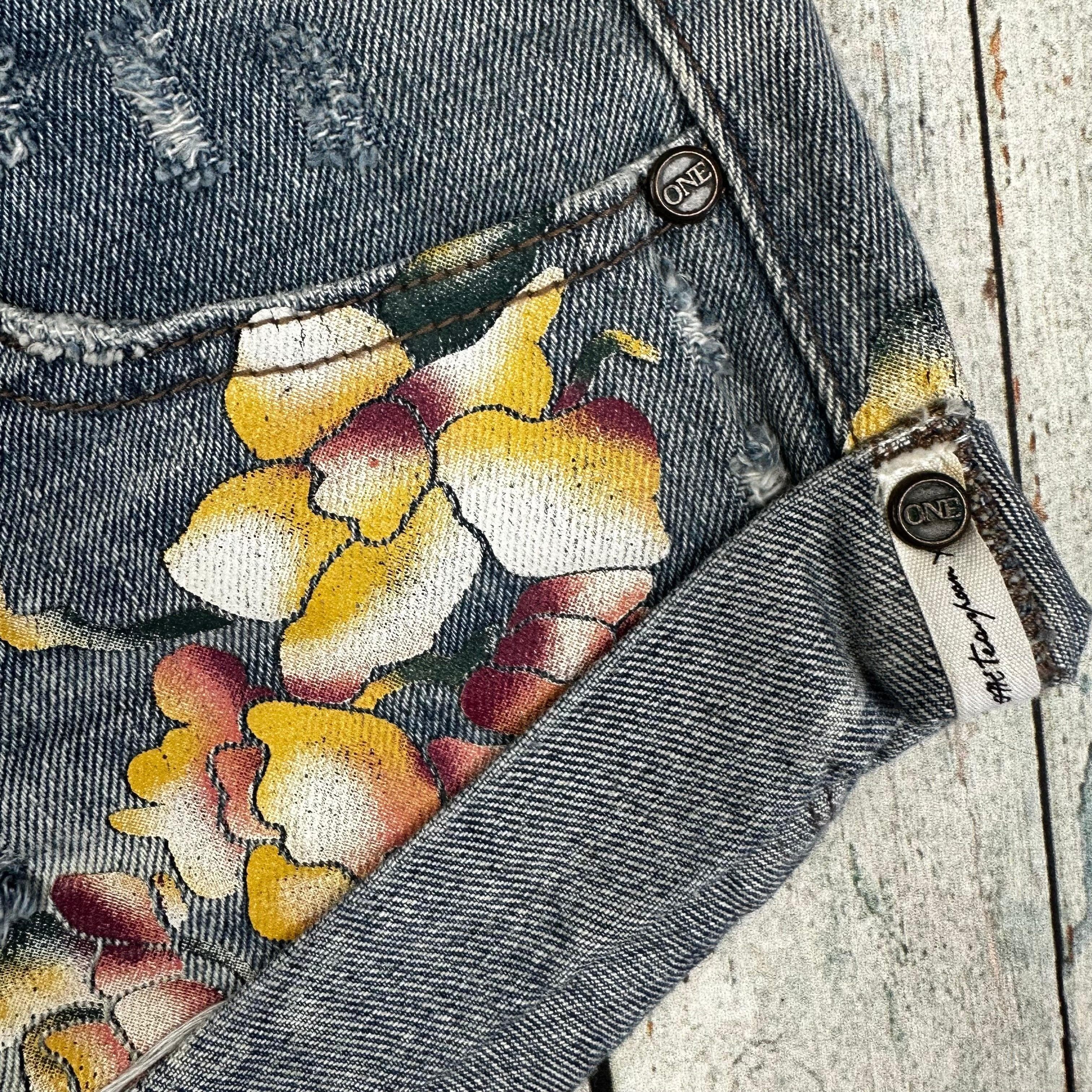 One X One Teaspoon Distressed aPainted Denim Shorts - Size 25 — photo 4 of 6