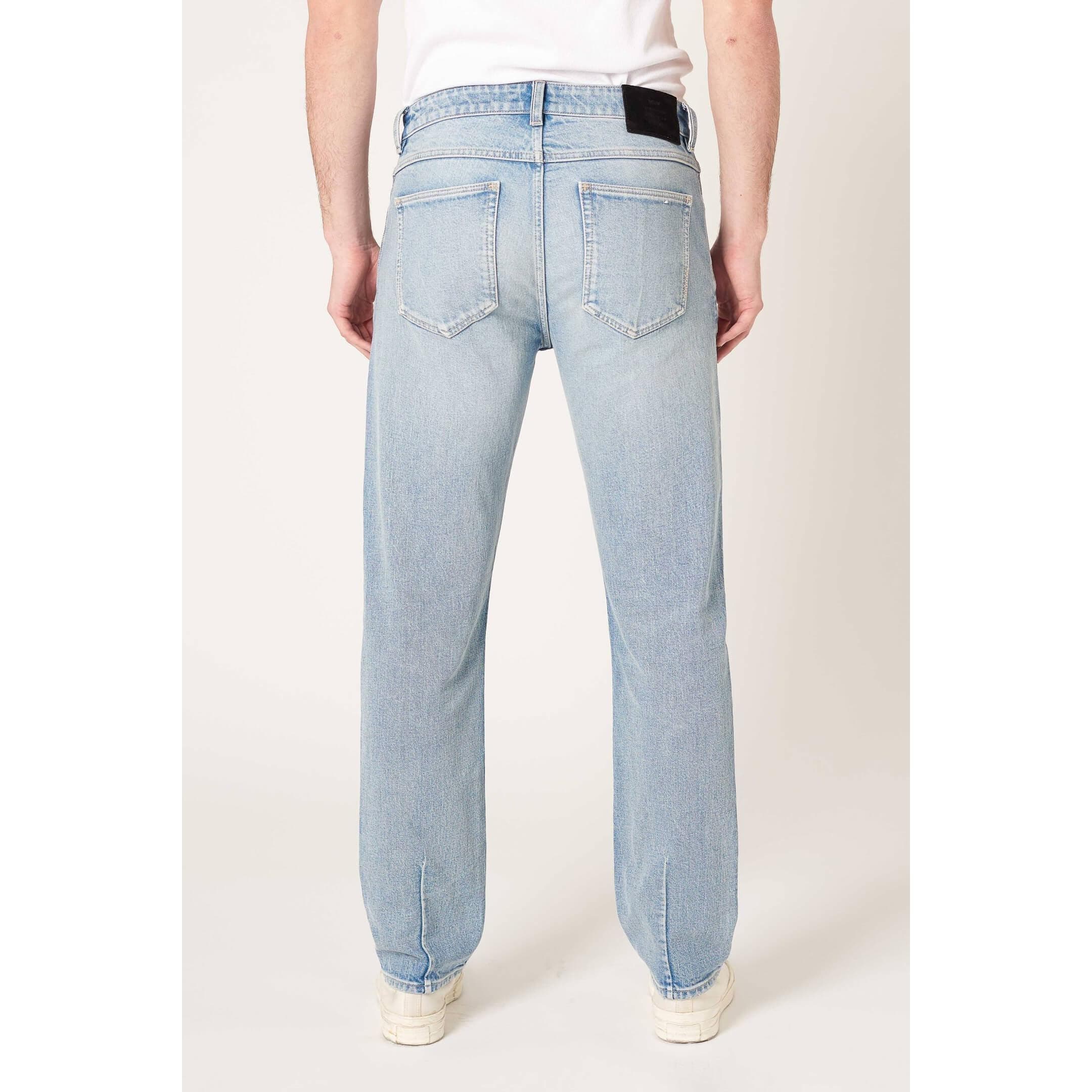 NWT- NEUW 'Ray Straight' Dawn Mens Jeans RRP $199.95 - Size 32/32 — photo 2 of 4