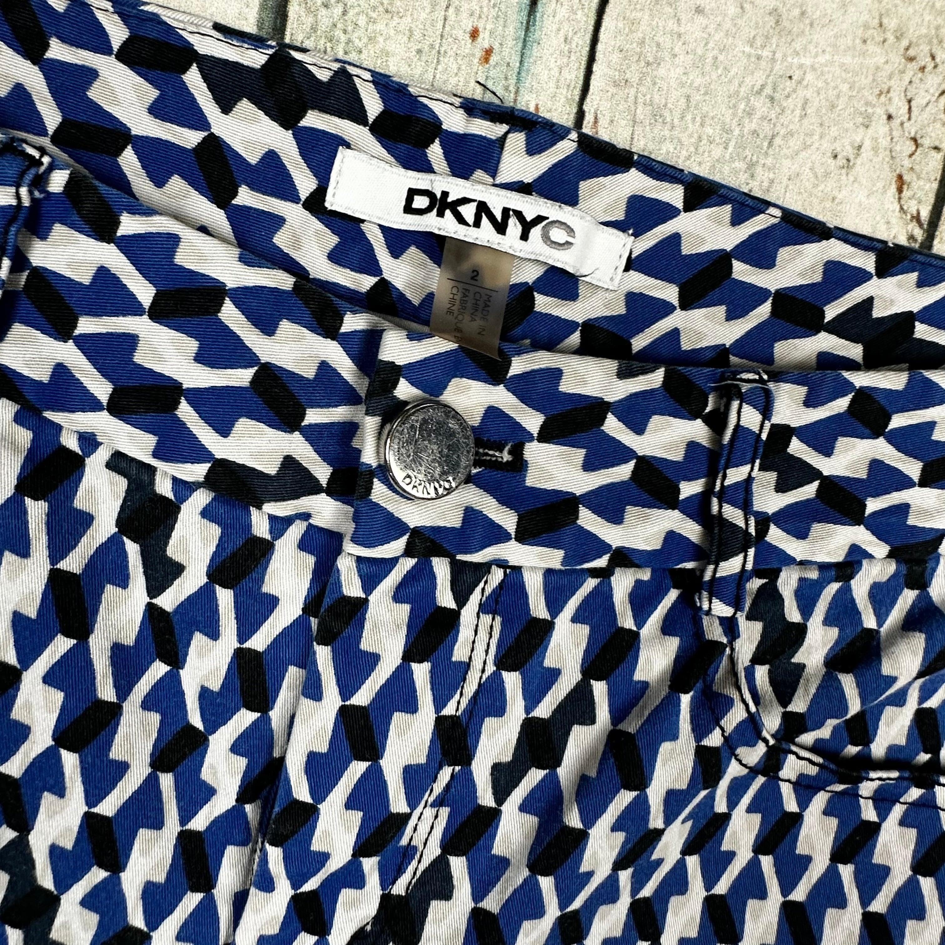 DKNY Retro Print Low Rise Slim Fit Jeans- Size 6/8 — photo 4 of 7