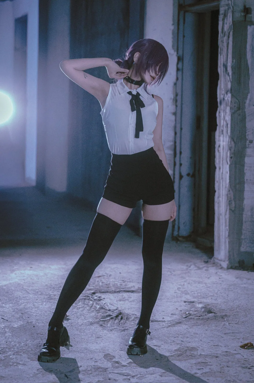 Cosplayer aesthetic — This is a screen-accurate replica of Makima from Chainsaw Man, a popular anime/manga, featuring character-specific makeup and clothing, fitting the core description.