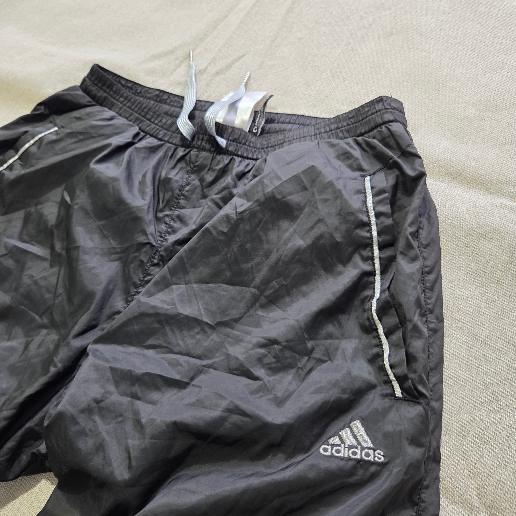 Adidas Vintage 2000s Baggy Nylon Track Pants Black With Star Detail — photo 4 of 6
