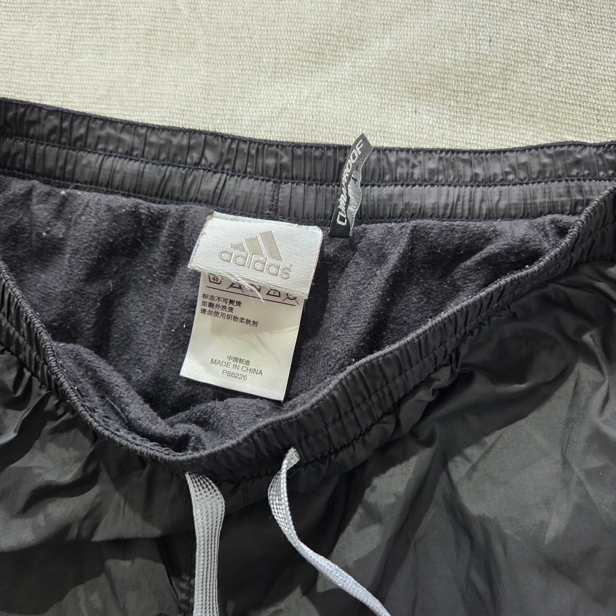 Adidas Vintage 2000s Baggy Nylon Track Pants Black With Star Detail — photo 5 of 6