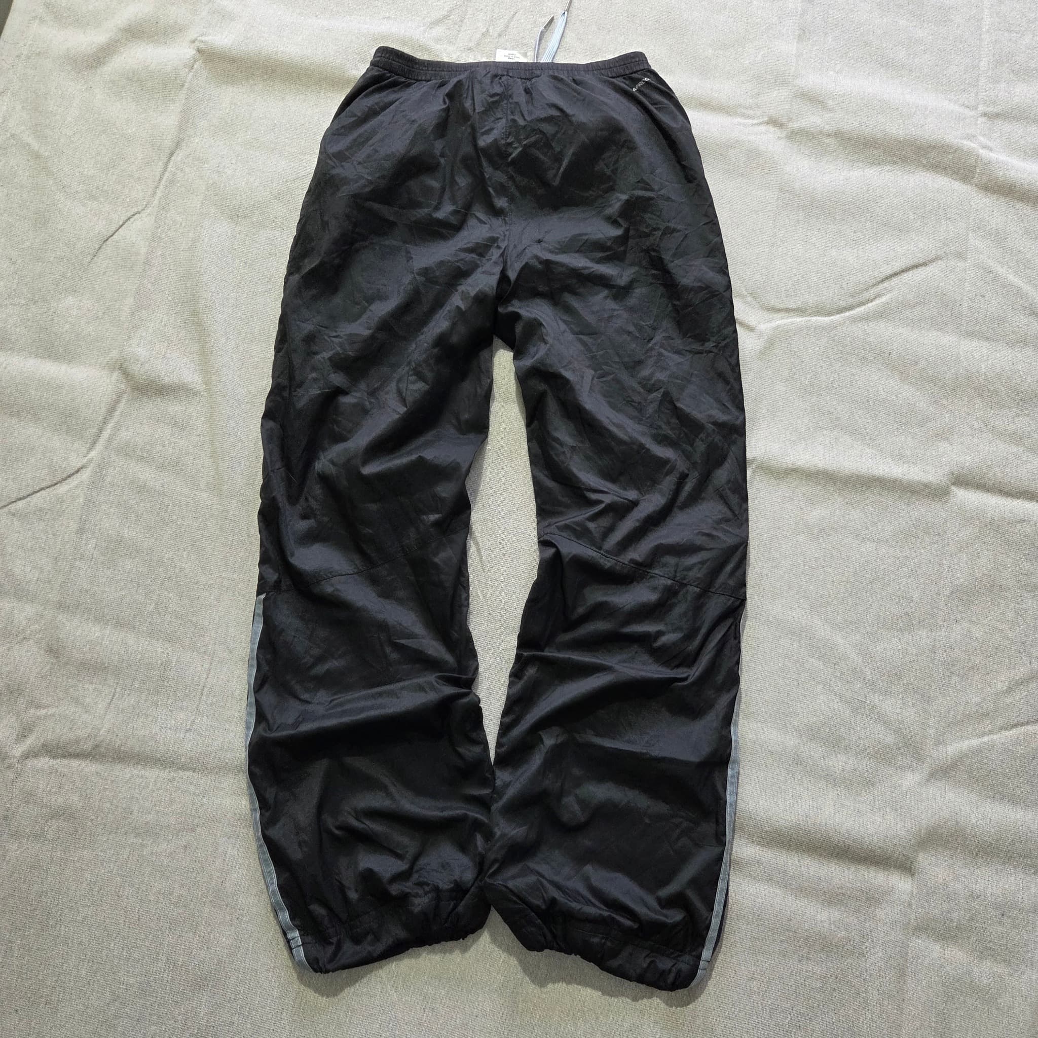 Adidas Vintage 2000s Baggy Nylon Track Pants Black With Star Detail — photo 6 of 6