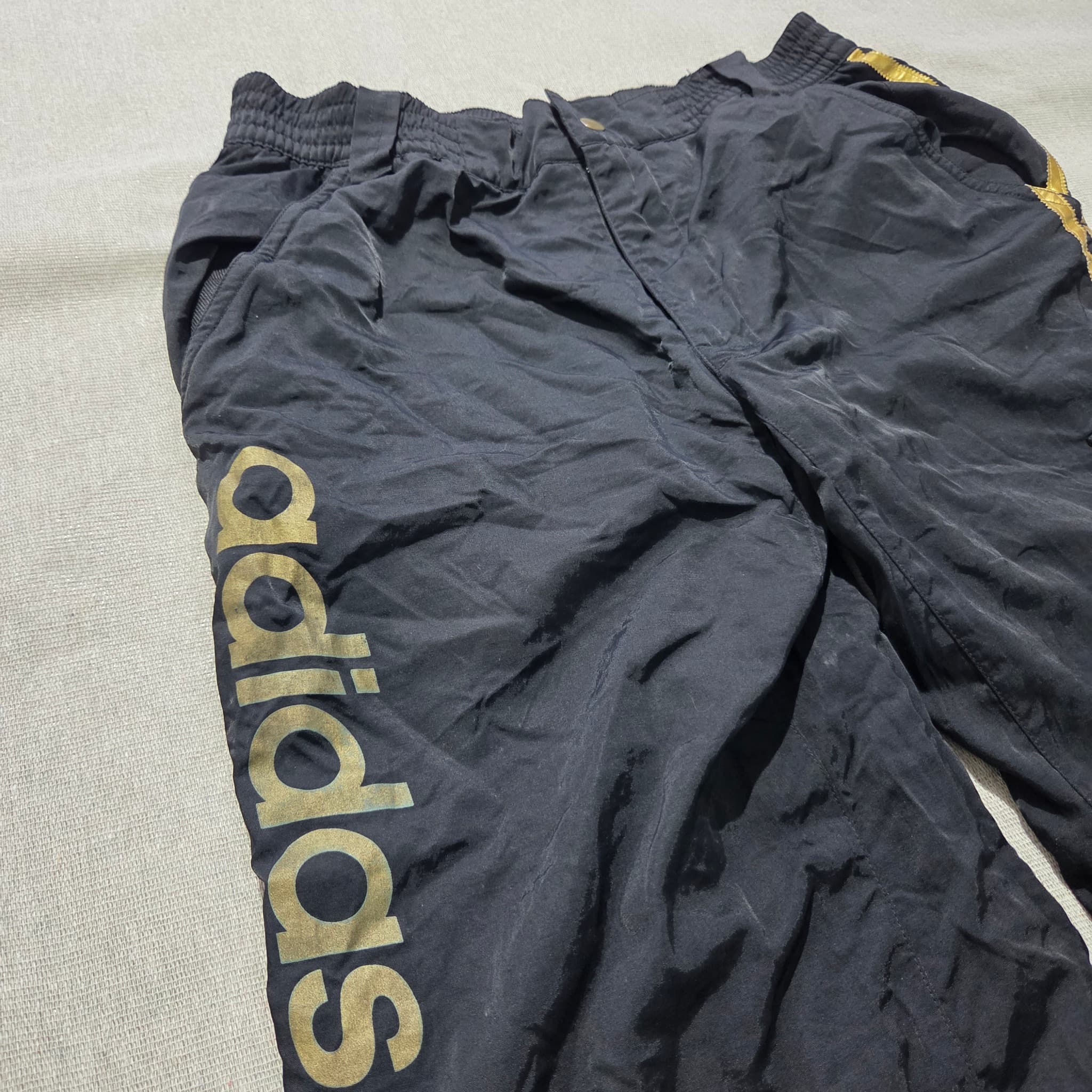 Adidas Vintage Black and Gold Cargo Track Pants Size M — photo 3 of 9
