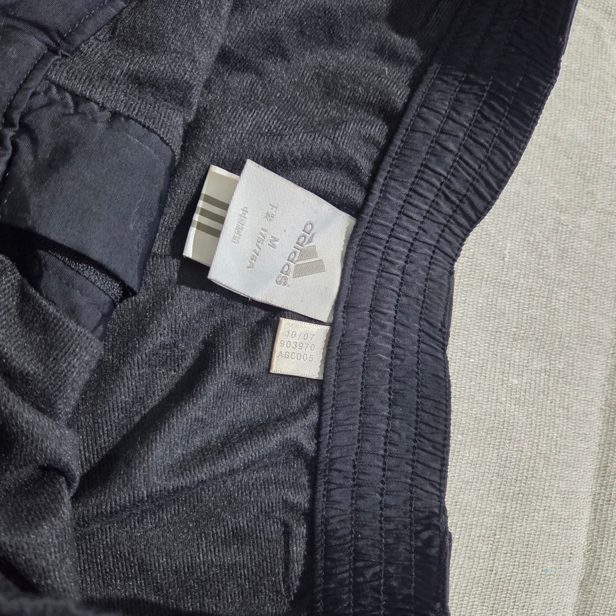 Adidas Vintage Black and Gold Cargo Track Pants Size M — photo 7 of 9