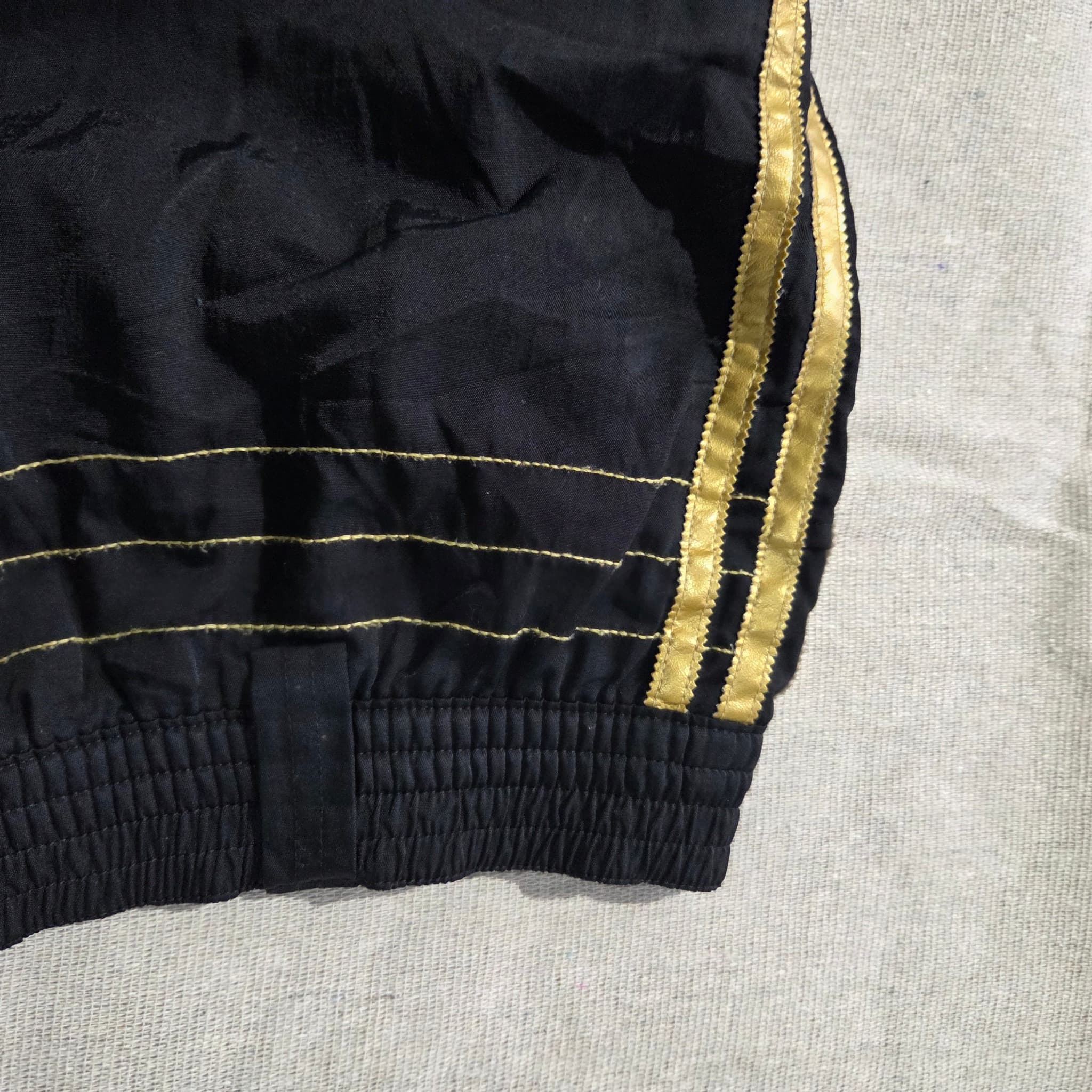 Adidas Vintage Black and Gold Cargo Track Pants Size M — photo 9 of 9