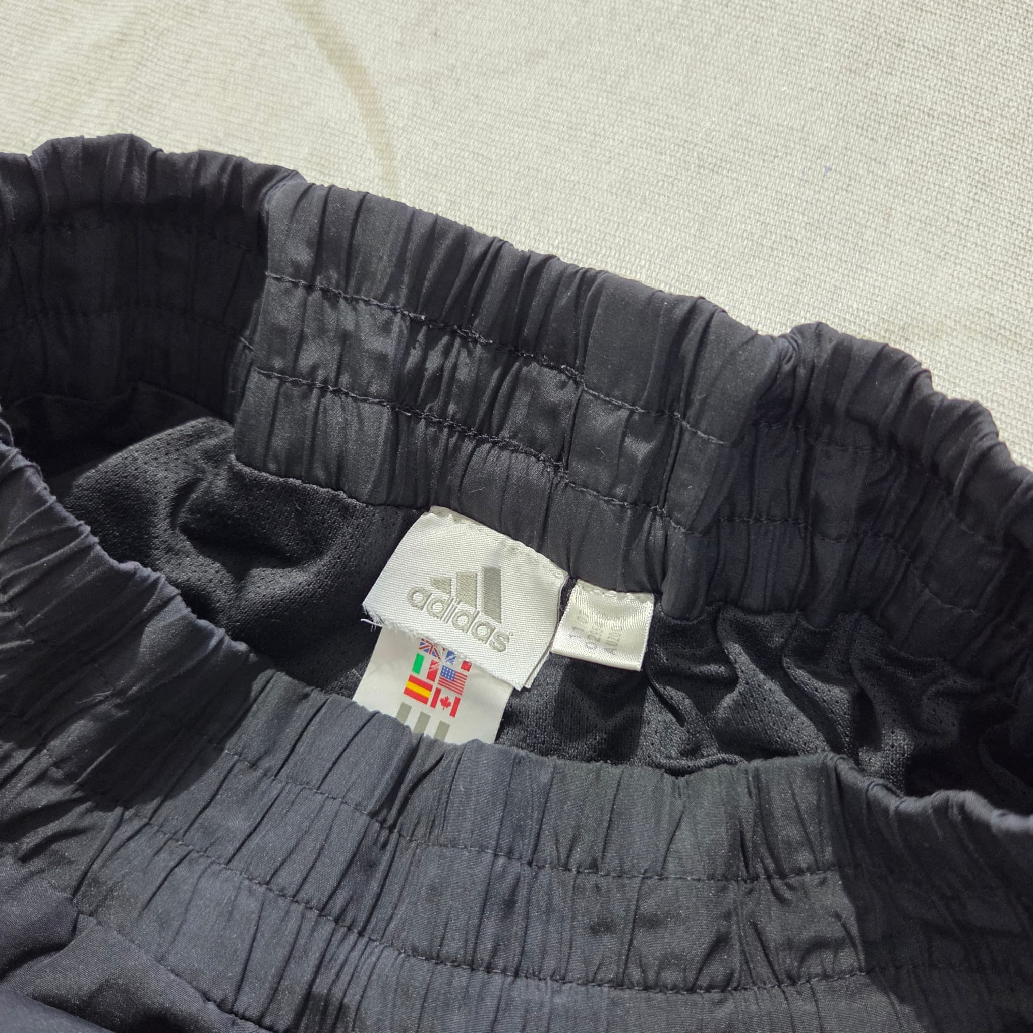 Adidas Vintage Nylon Track Pants Black White Baggy 2000s Release — photo 3 of 4
