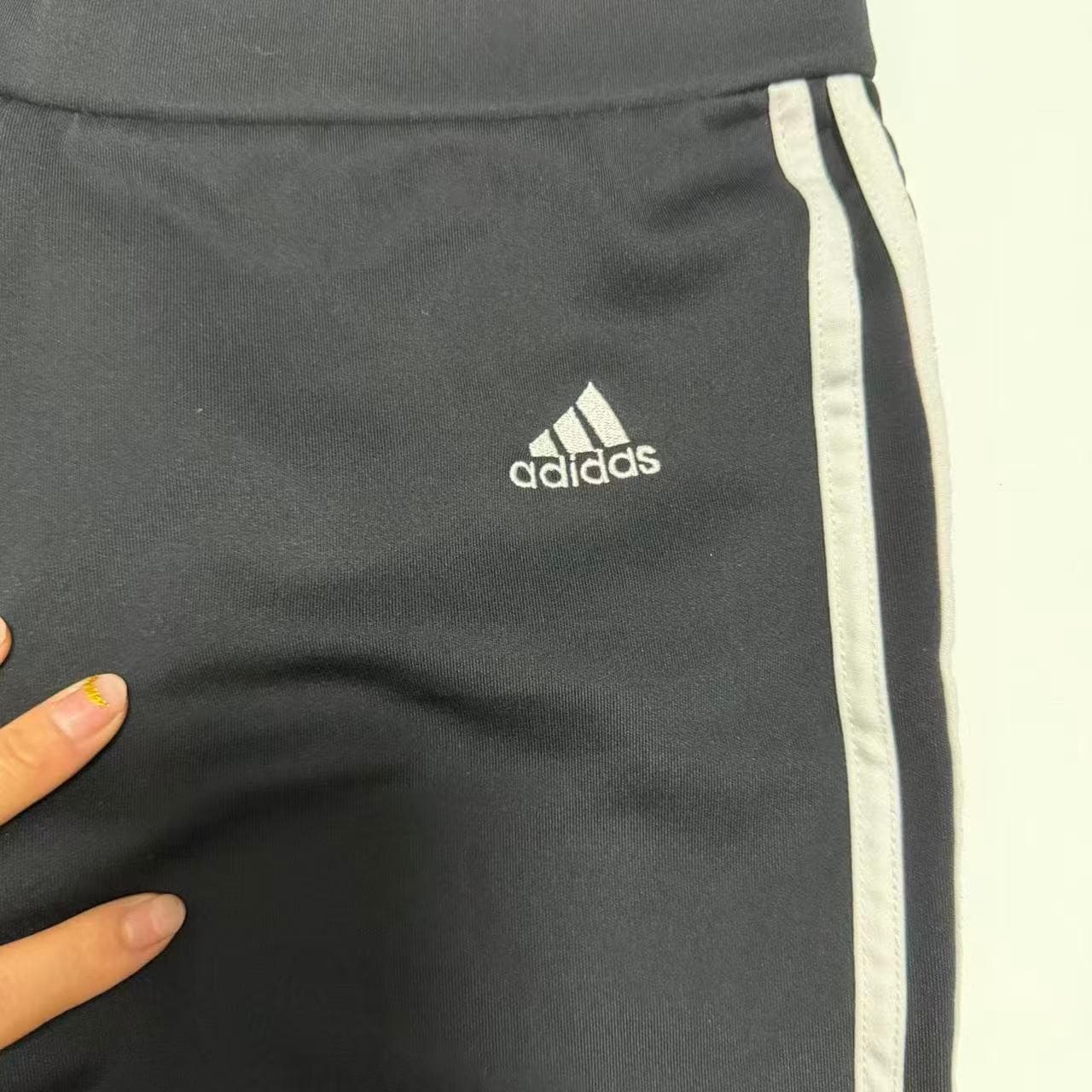 Adidas Women's Black 3-Stripe Flare Yoga Pants L — photo 4 of 10