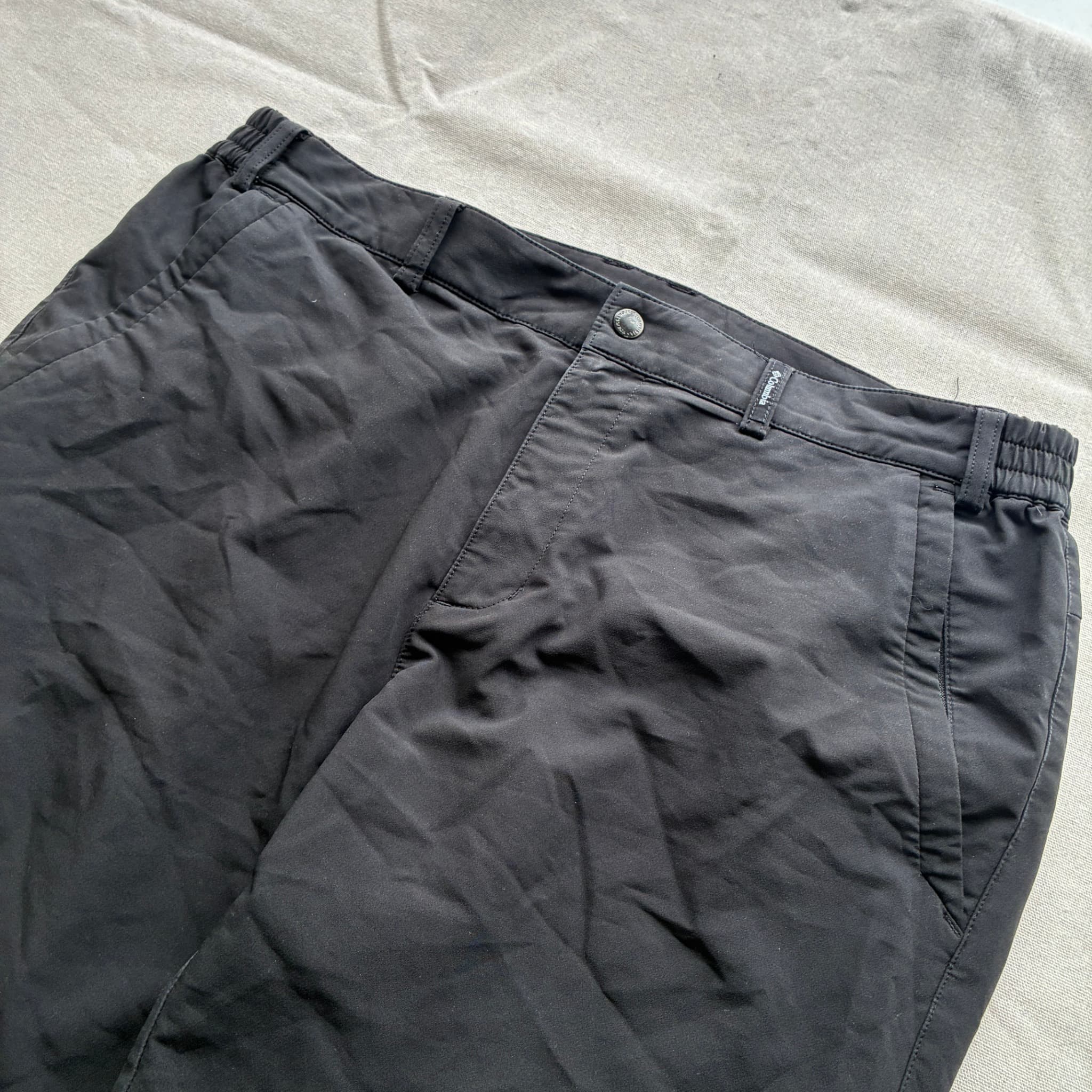 Columbia Black Trousers XL Baggy Vintage 2000s Release — photo 3 of 11
