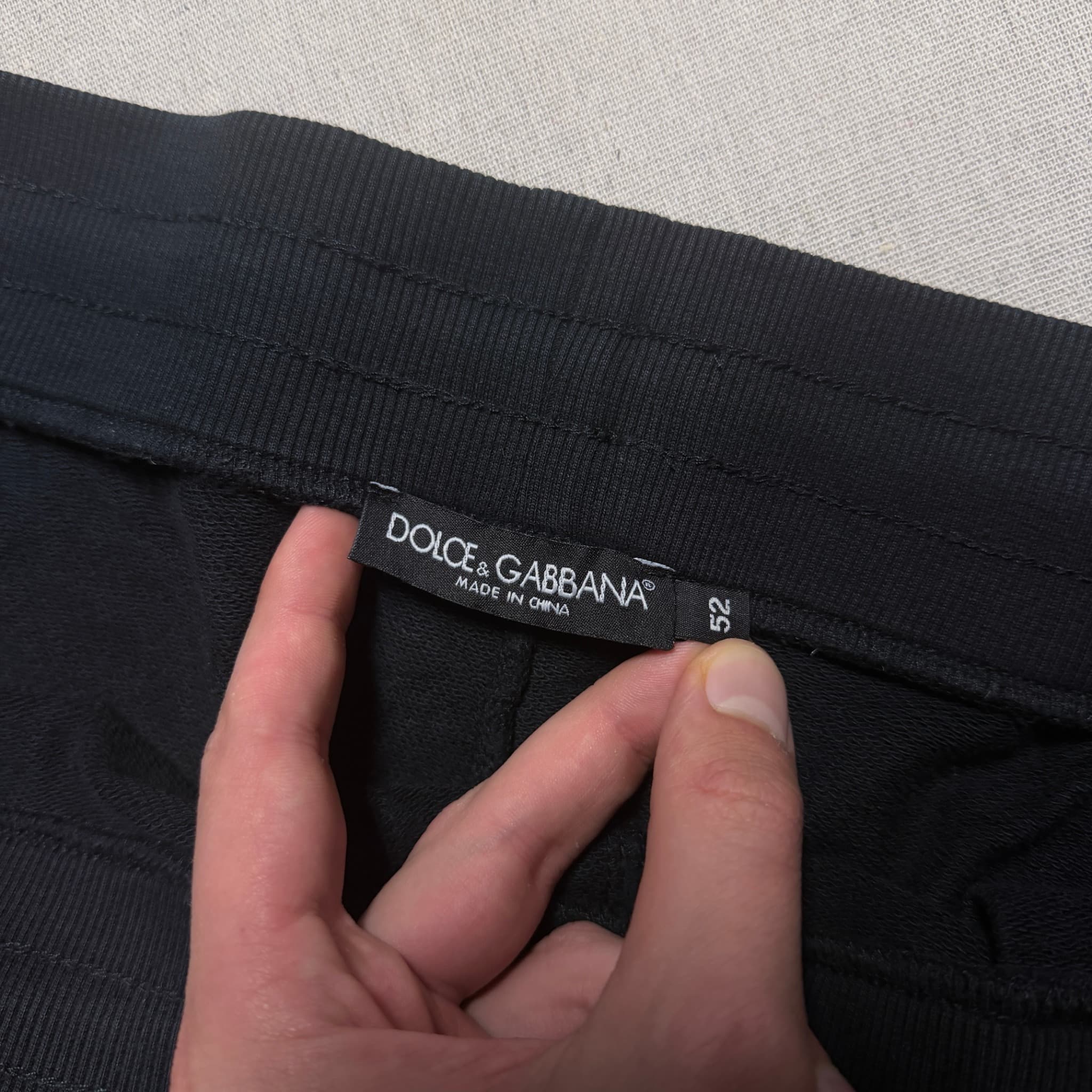 Dolce & Gabbana Bee Crest Embroidered Sweatshorts Black Size 52 — photo 4 of 9