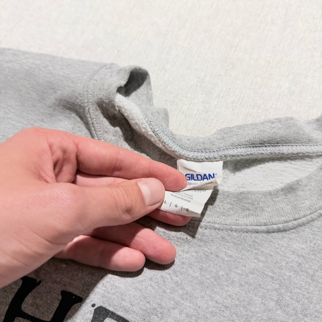 Gildan The Office Schrute Farms Bed & Breakfast Grey Sweatshirt Size L — photo 5 of 6