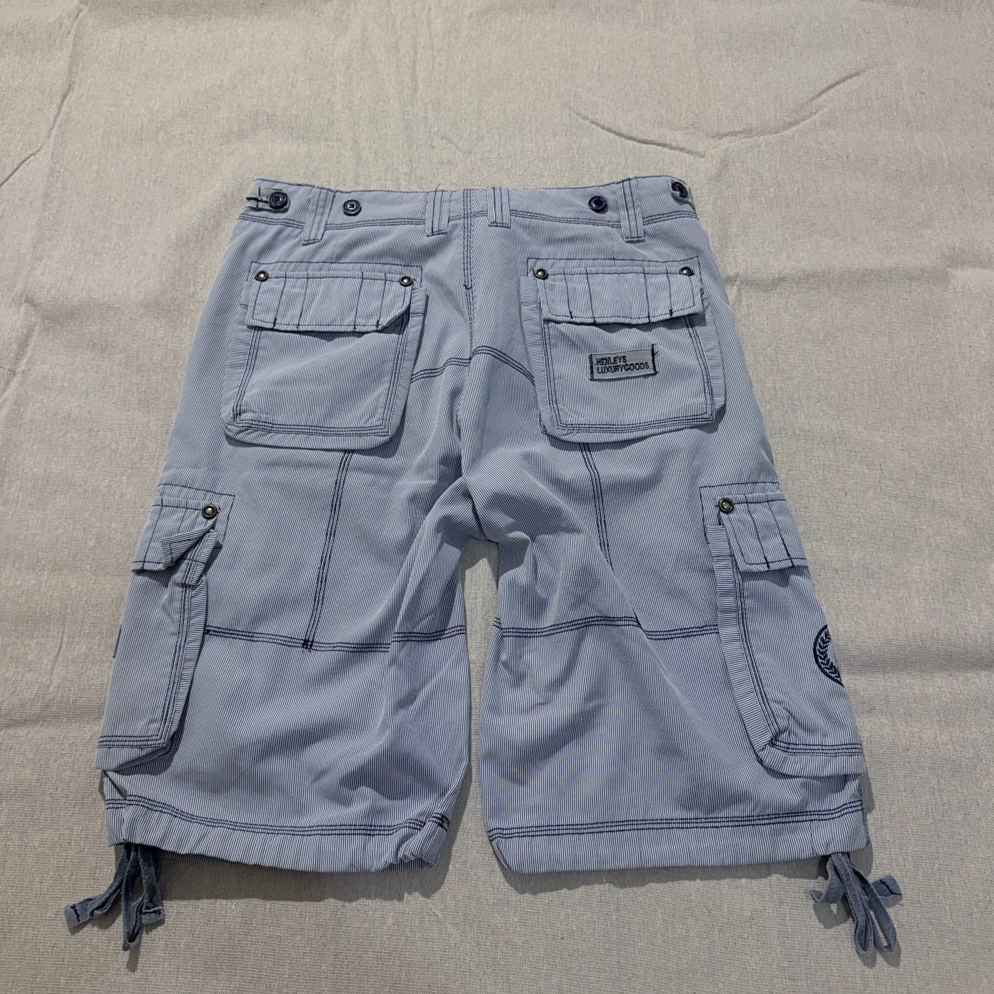 Henleys Men's Cargo Shorts Blue White Striped Baggy Vintage 2000s Size 34 — photo 7 of 8