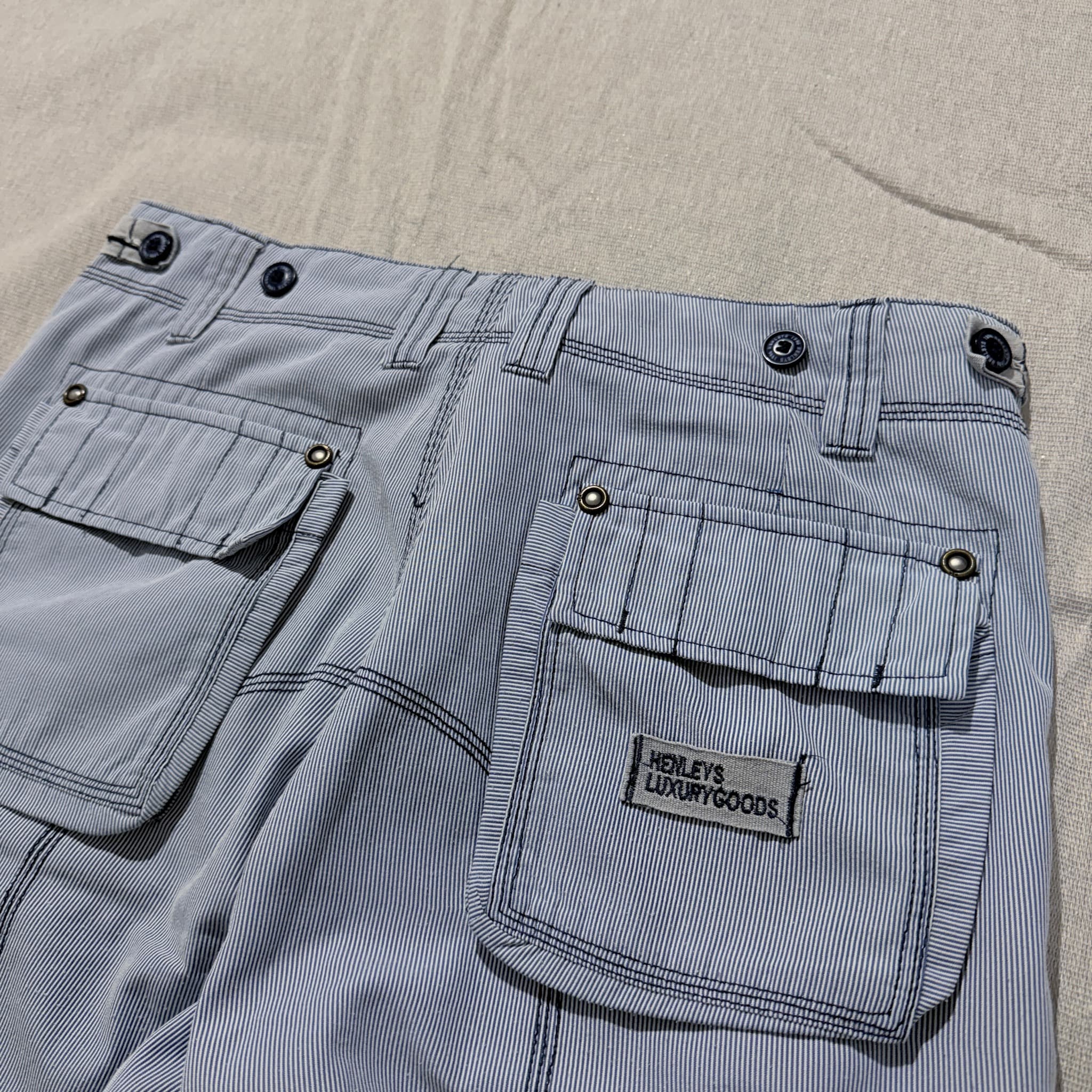 Henleys Men's Cargo Shorts Blue White Striped Baggy Vintage 2000s Size 34 — photo 8 of 8