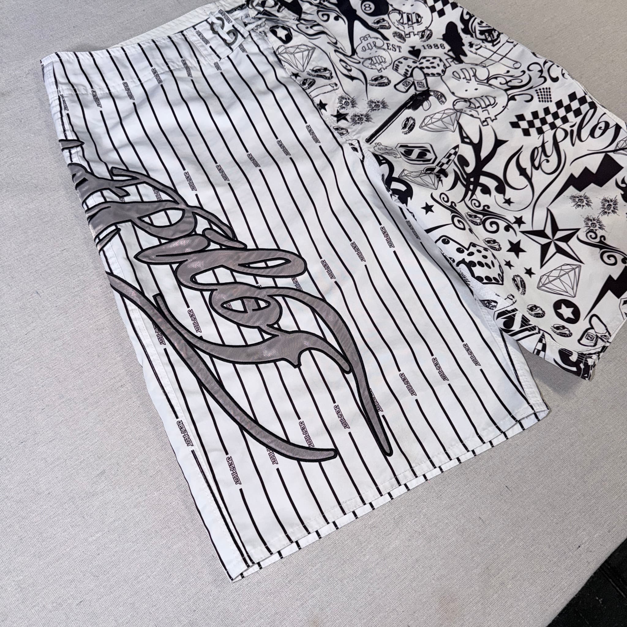 Jetpilot Men's Split Print Boardshorts Black White Graphic Size 34 — photo 2 of 12