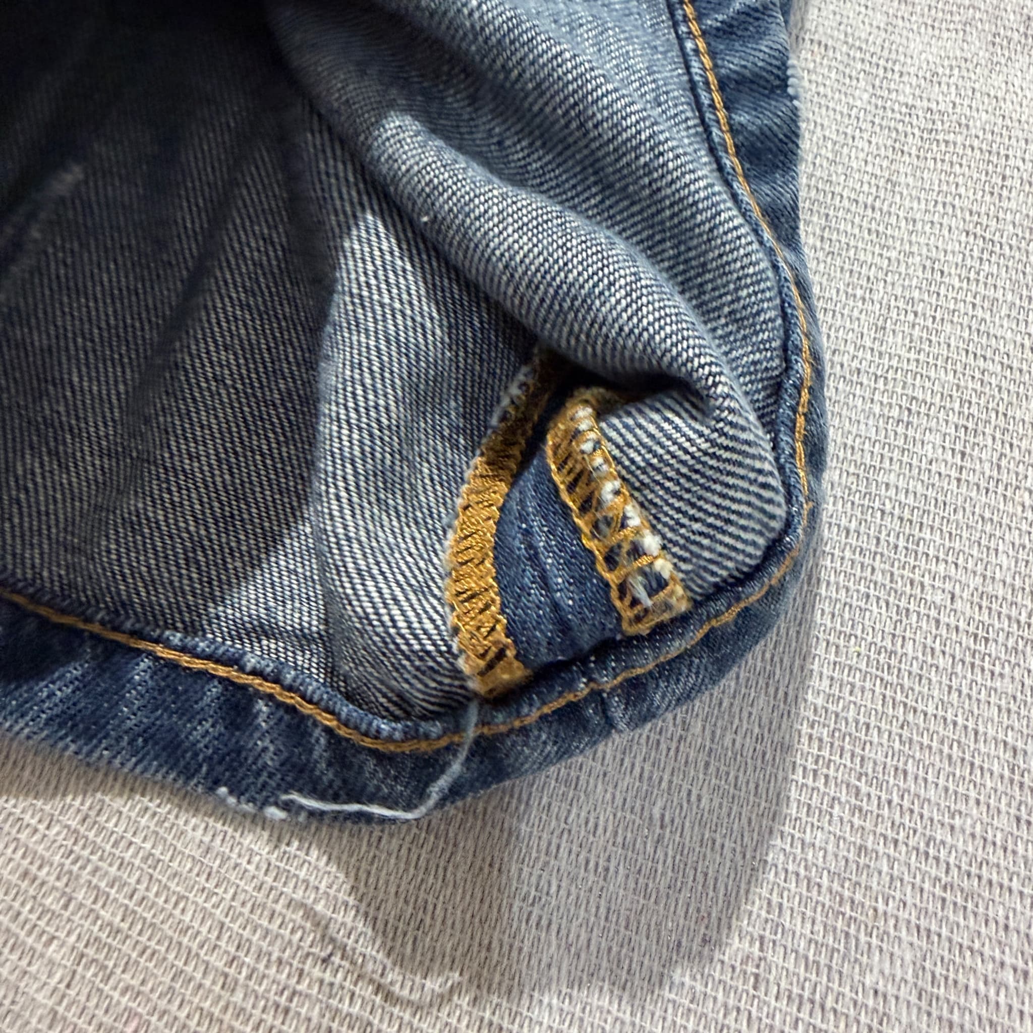 Levi's 501 Distressed Blue Denim Jeans Men's Size W34 L34 — photo 4 of 8
