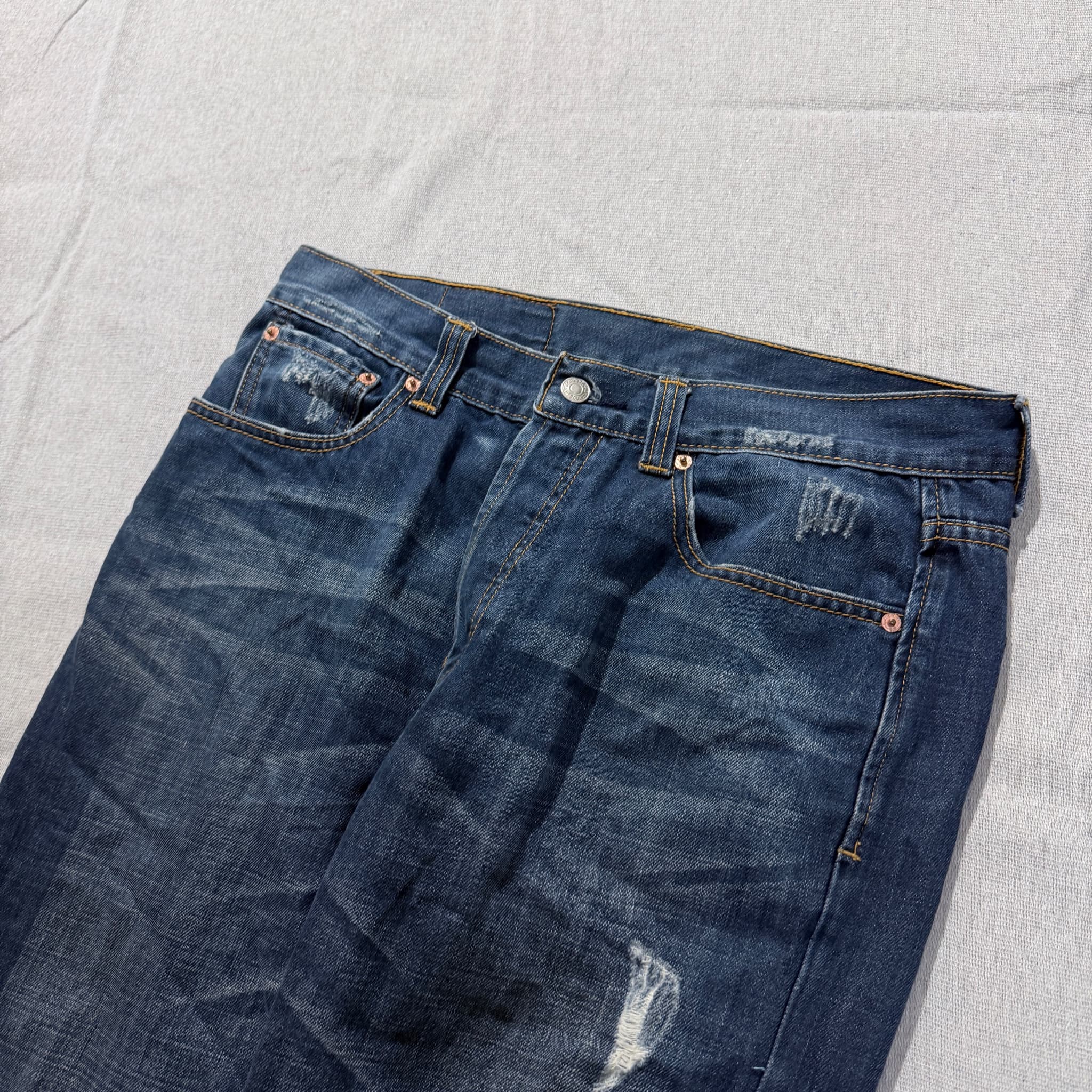 Levi's 501 Distressed Blue Denim Jeans Men's Size W34 L34 — photo 7 of 8