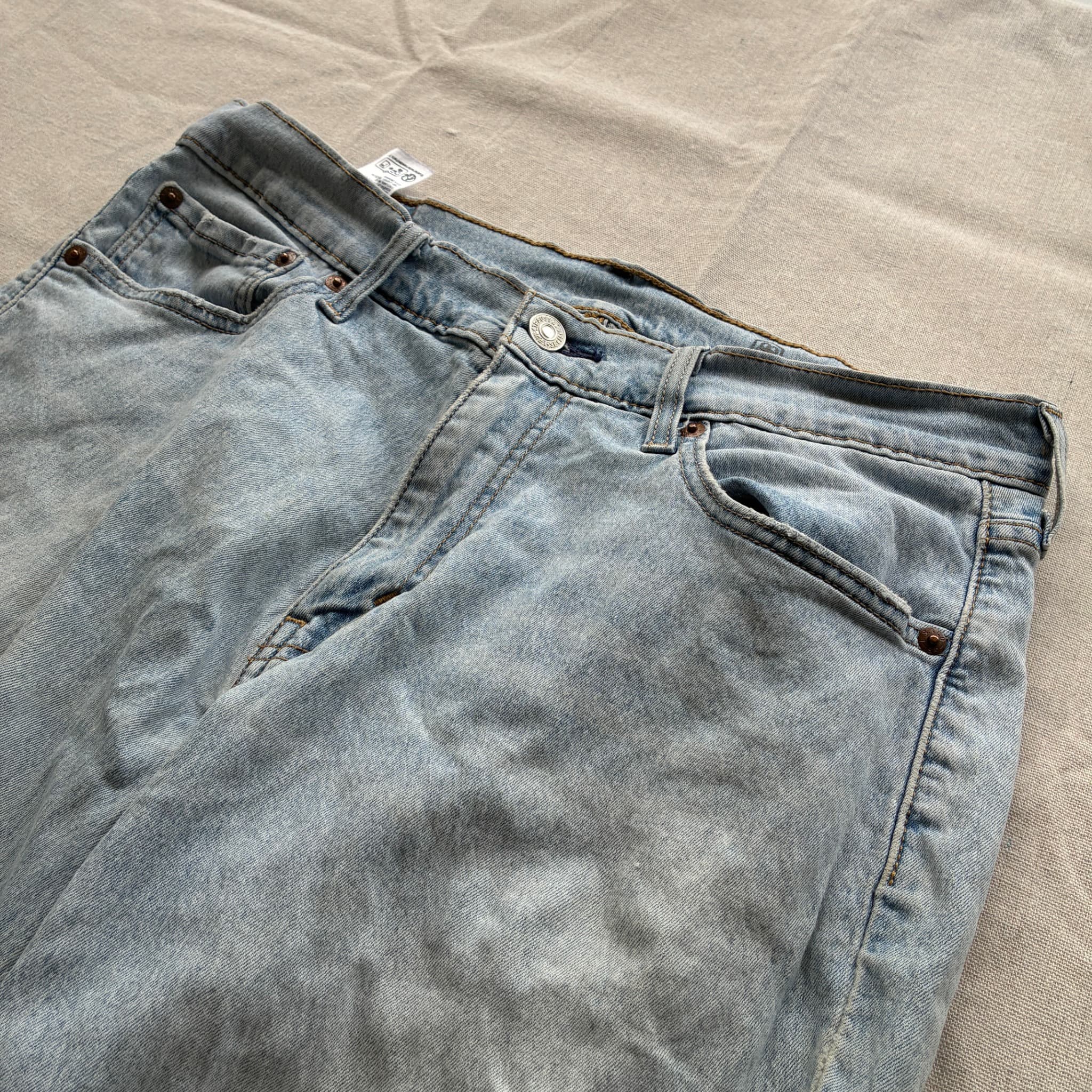 Levi's 550 Relaxed Fit Jeans Light Wash Denim Men's — photo 3 of 10