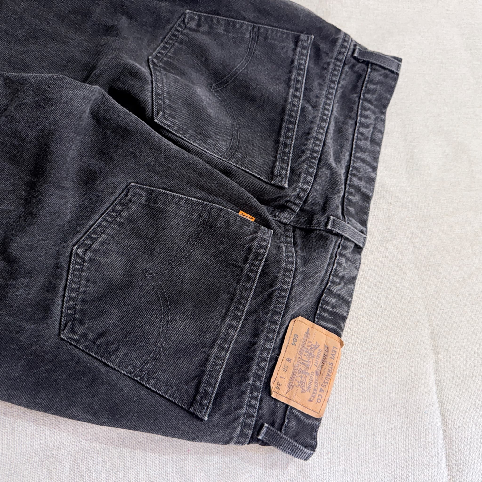 Levi's 604 Relaxed Fit Black Denim Jeans Size 38x34 — photo 4 of 7
