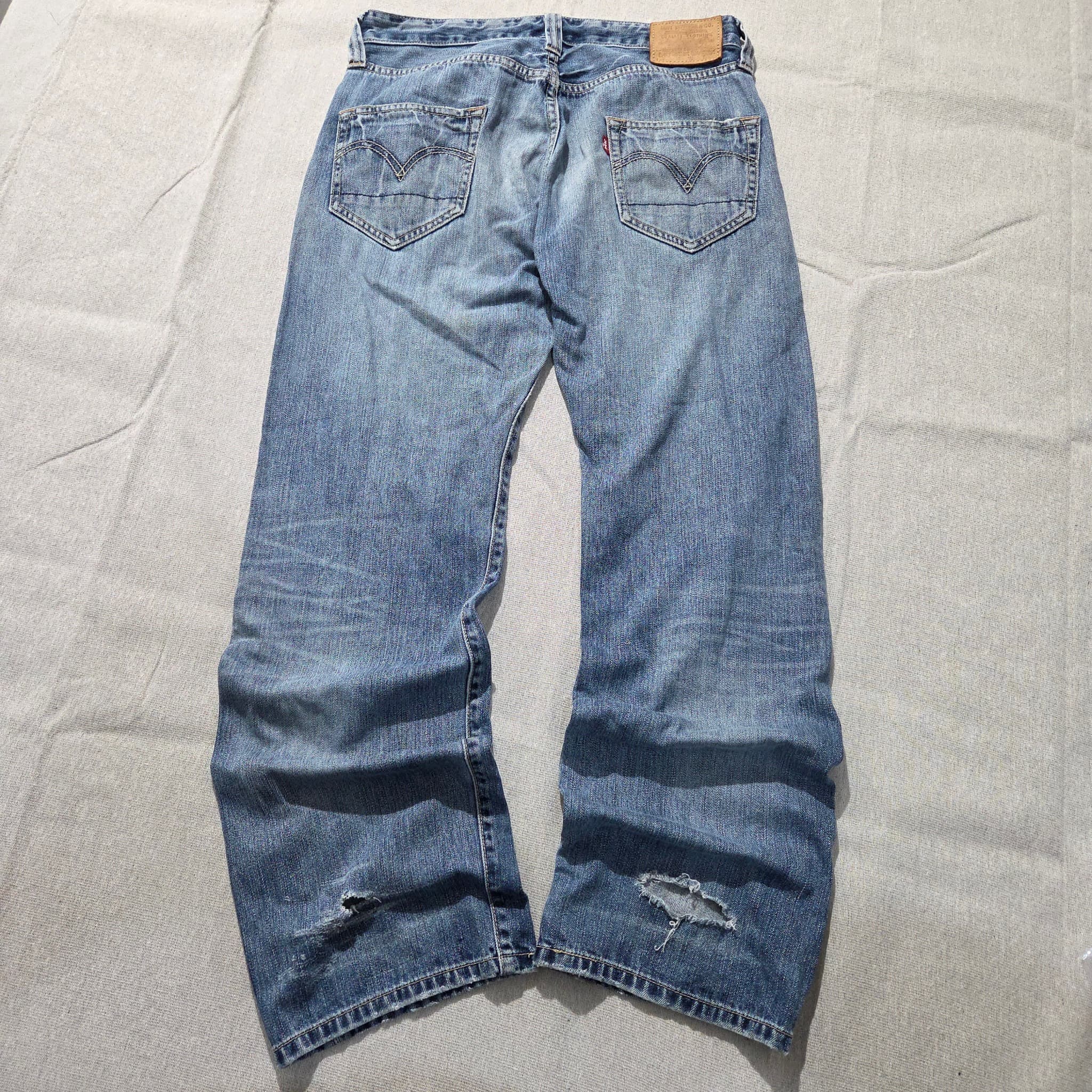 Levi's Men's Distressed Blue Denim Jeans — photo 6 of 9