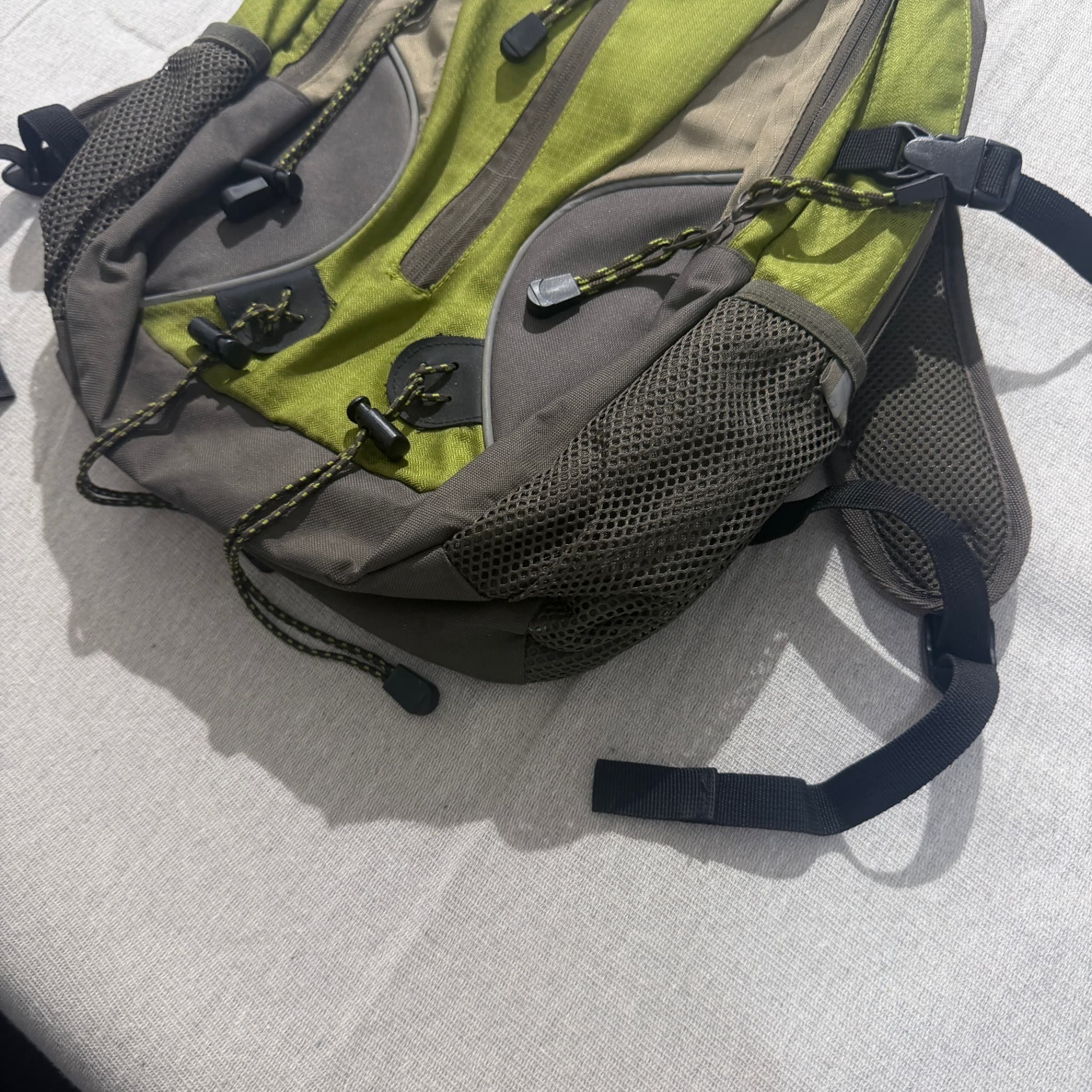 Mountain Warehouse Hiking Backpack Green Grey — photo 2 of 9