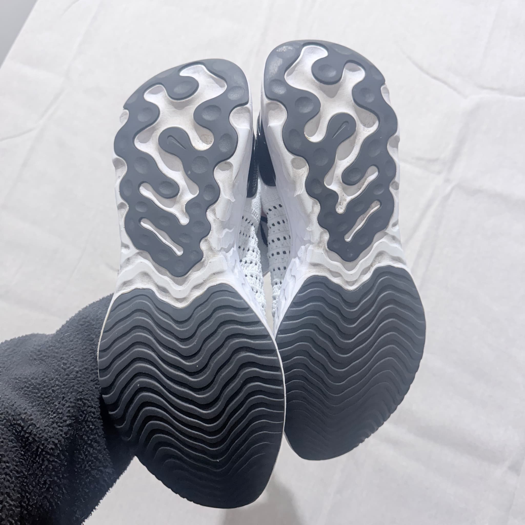 Nike Phantom React Flyknit White Black Sneakers — photo 7 of 8
