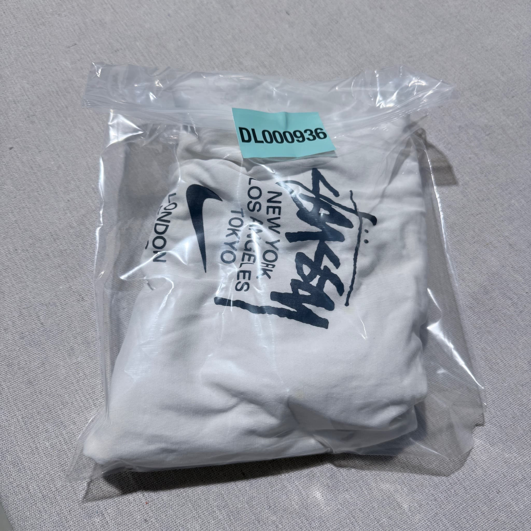 Nike x Stüssy World Tour T-Shirt White Graphic Tee Size M — photo 7 of 7